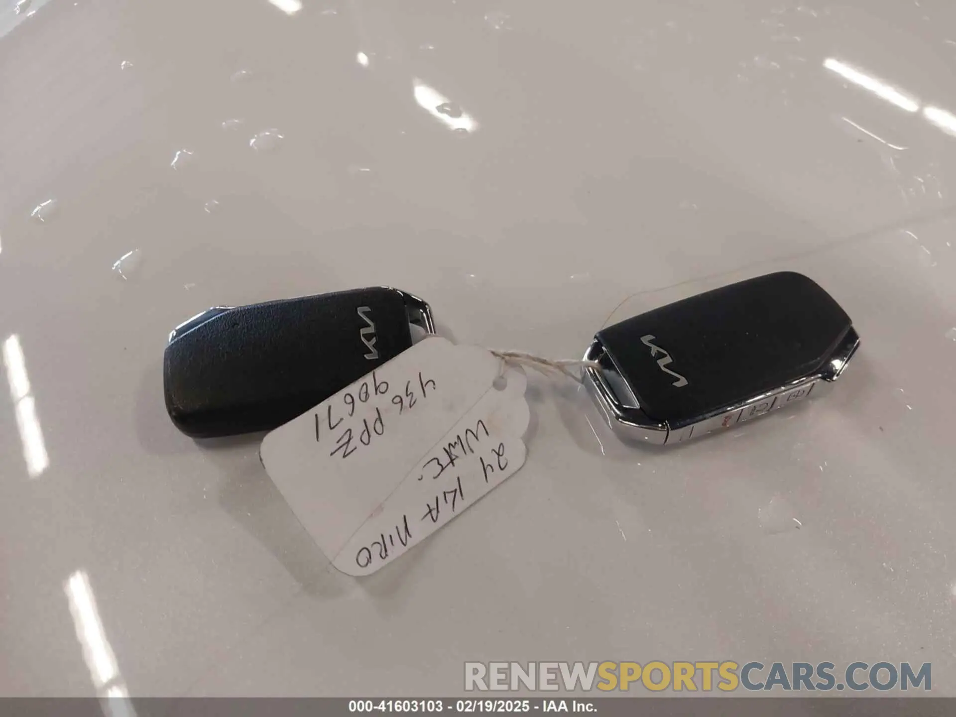 11 Photograph of a damaged car KNDCR3LE8R5127624 KIA NIRO 2024