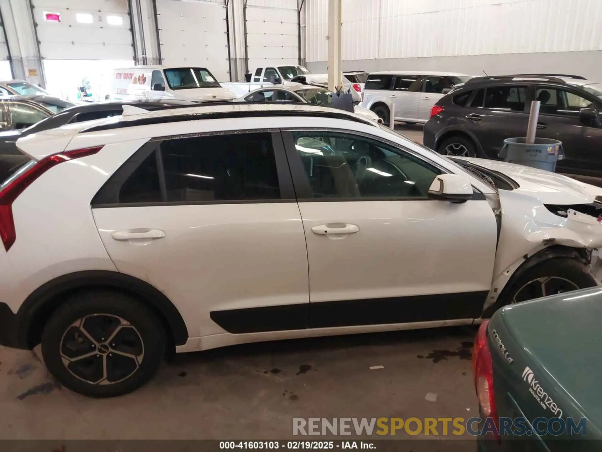 14 Photograph of a damaged car KNDCR3LE8R5127624 KIA NIRO 2024
