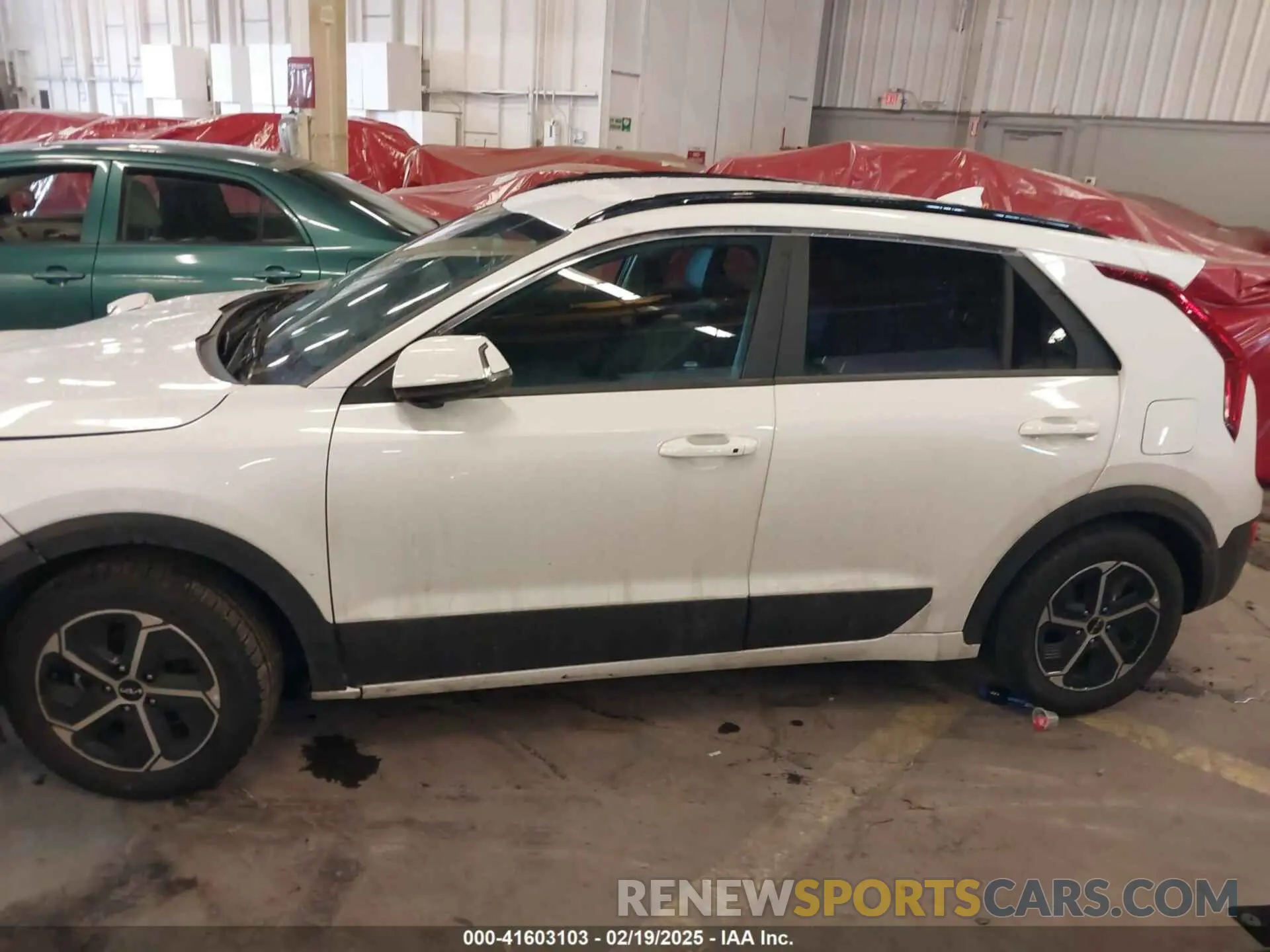 15 Photograph of a damaged car KNDCR3LE8R5127624 KIA NIRO 2024
