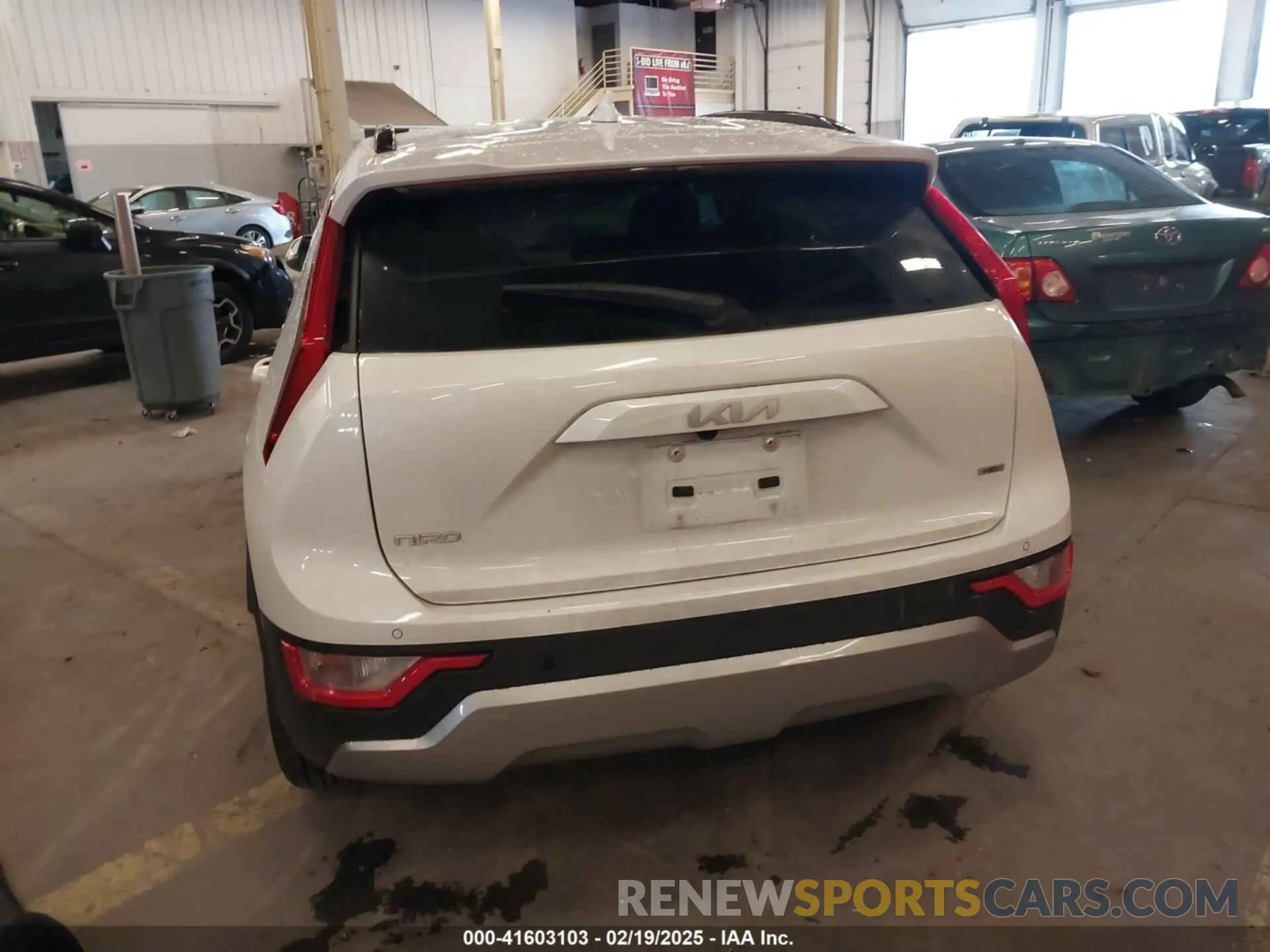 17 Photograph of a damaged car KNDCR3LE8R5127624 KIA NIRO 2024