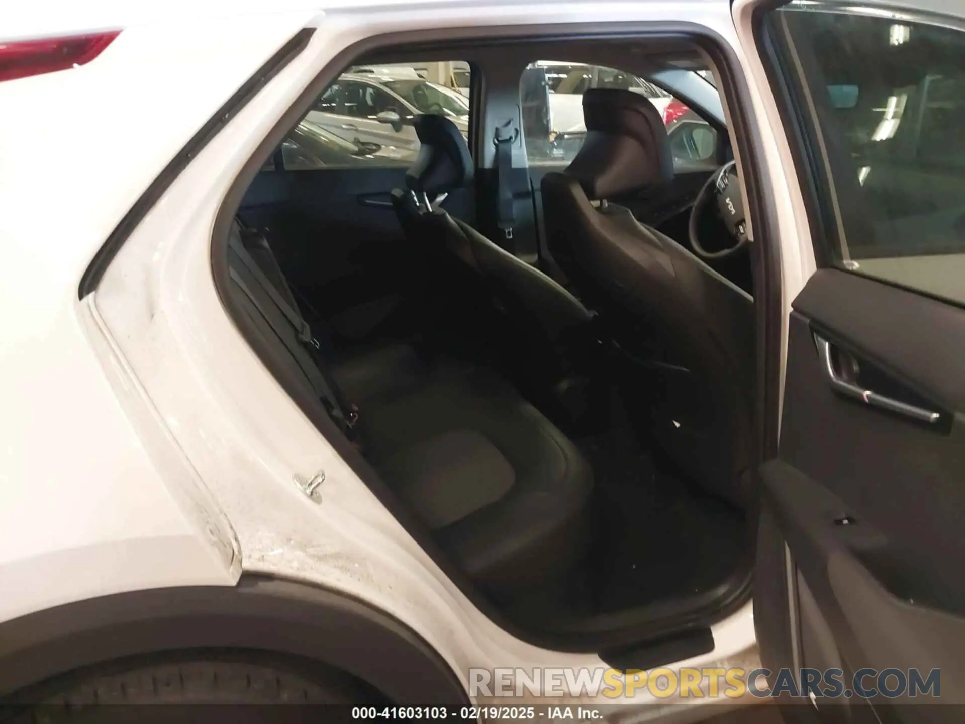8 Photograph of a damaged car KNDCR3LE8R5127624 KIA NIRO 2024