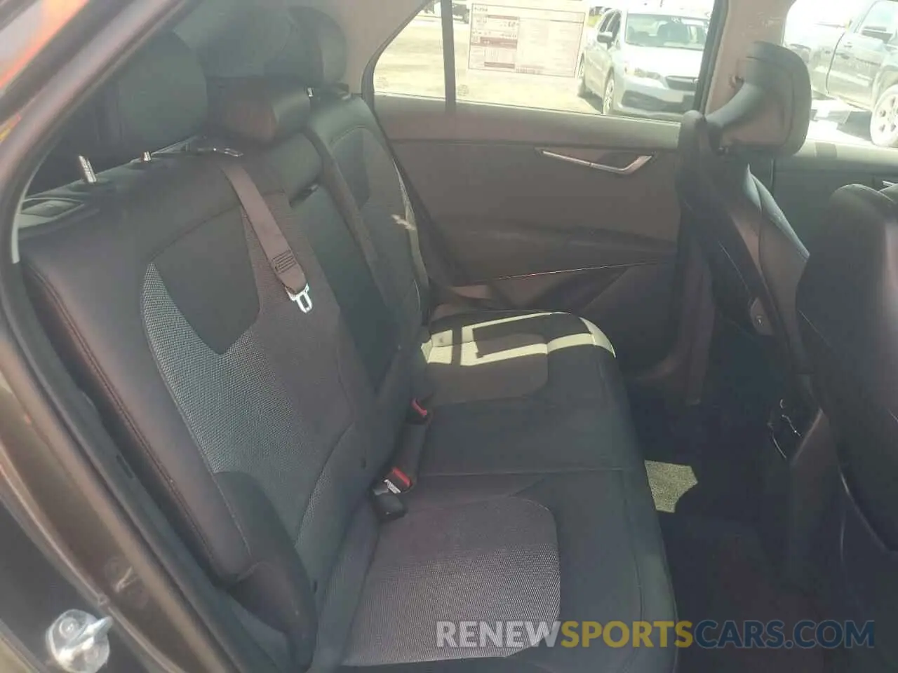 11 Photograph of a damaged car KNDCR3LE8R5179500 KIA NIRO 2024