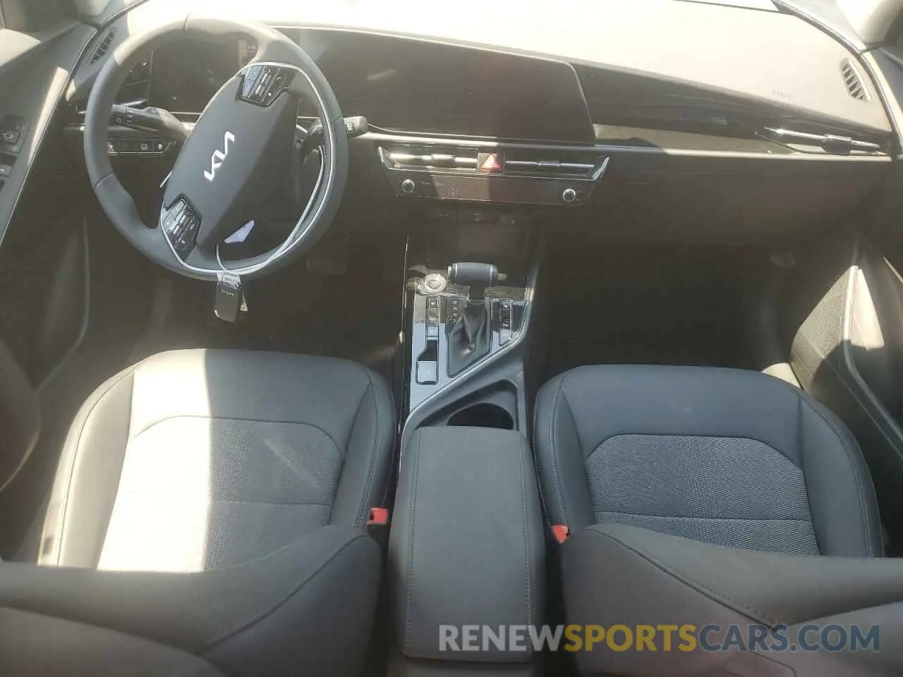 8 Photograph of a damaged car KNDCR3LE8R5179500 KIA NIRO 2024