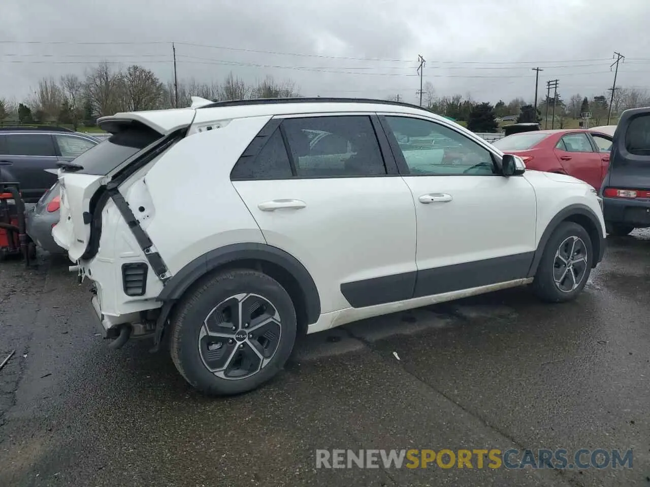 3 Photograph of a damaged car KNDCS3LF1R5173728 KIA NIRO 2024