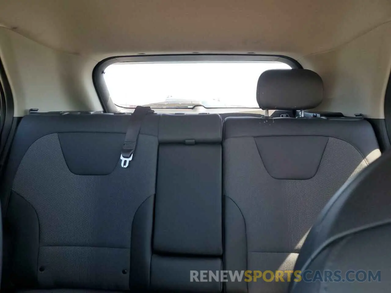 10 Photograph of a damaged car KNDCS3LF8R5138345 KIA NIRO 2024