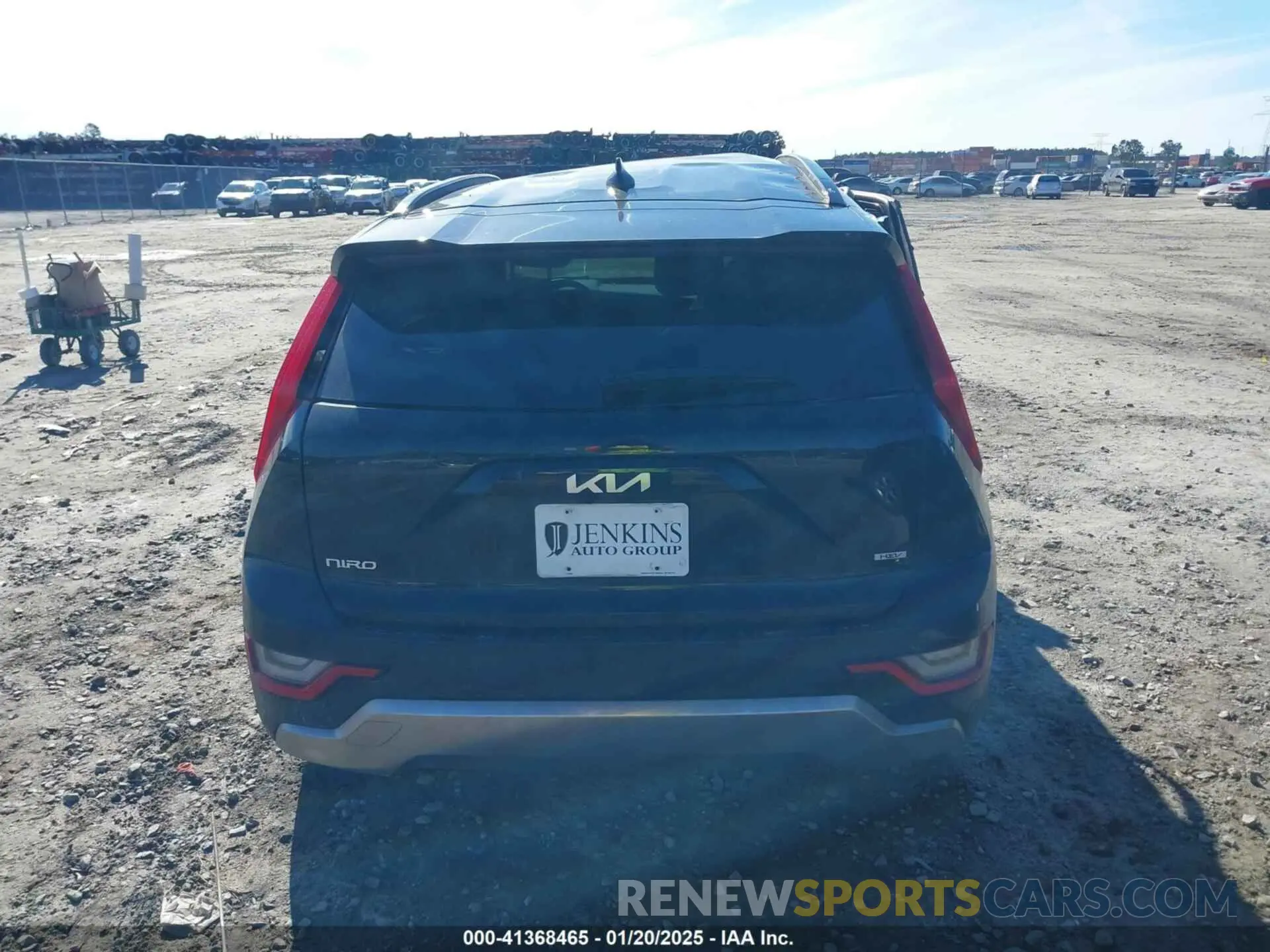 16 Photograph of a damaged car KNDCT3LE3R5135227 KIA NIRO 2024