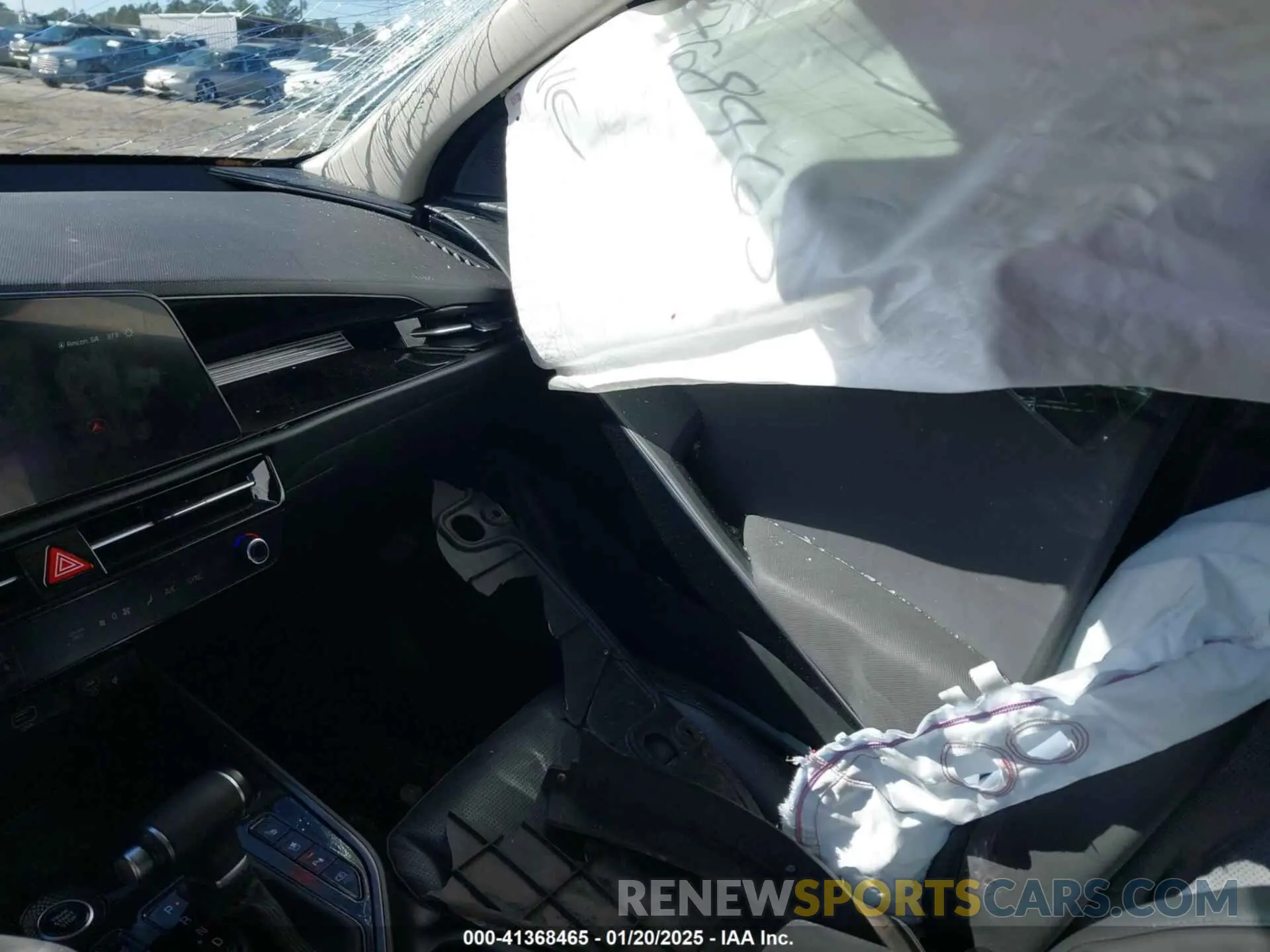 5 Photograph of a damaged car KNDCT3LE3R5135227 KIA NIRO 2024