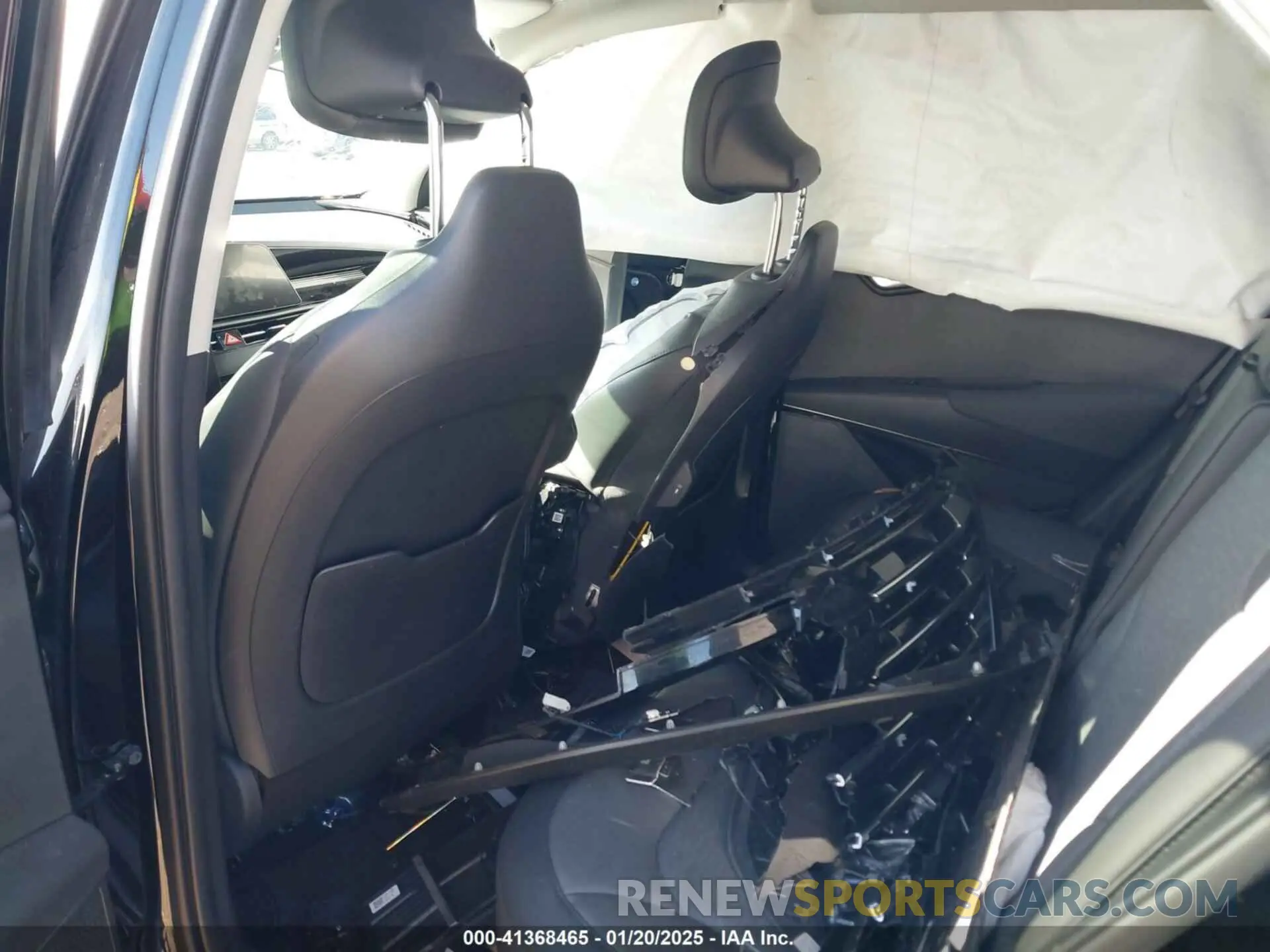 8 Photograph of a damaged car KNDCT3LE3R5135227 KIA NIRO 2024