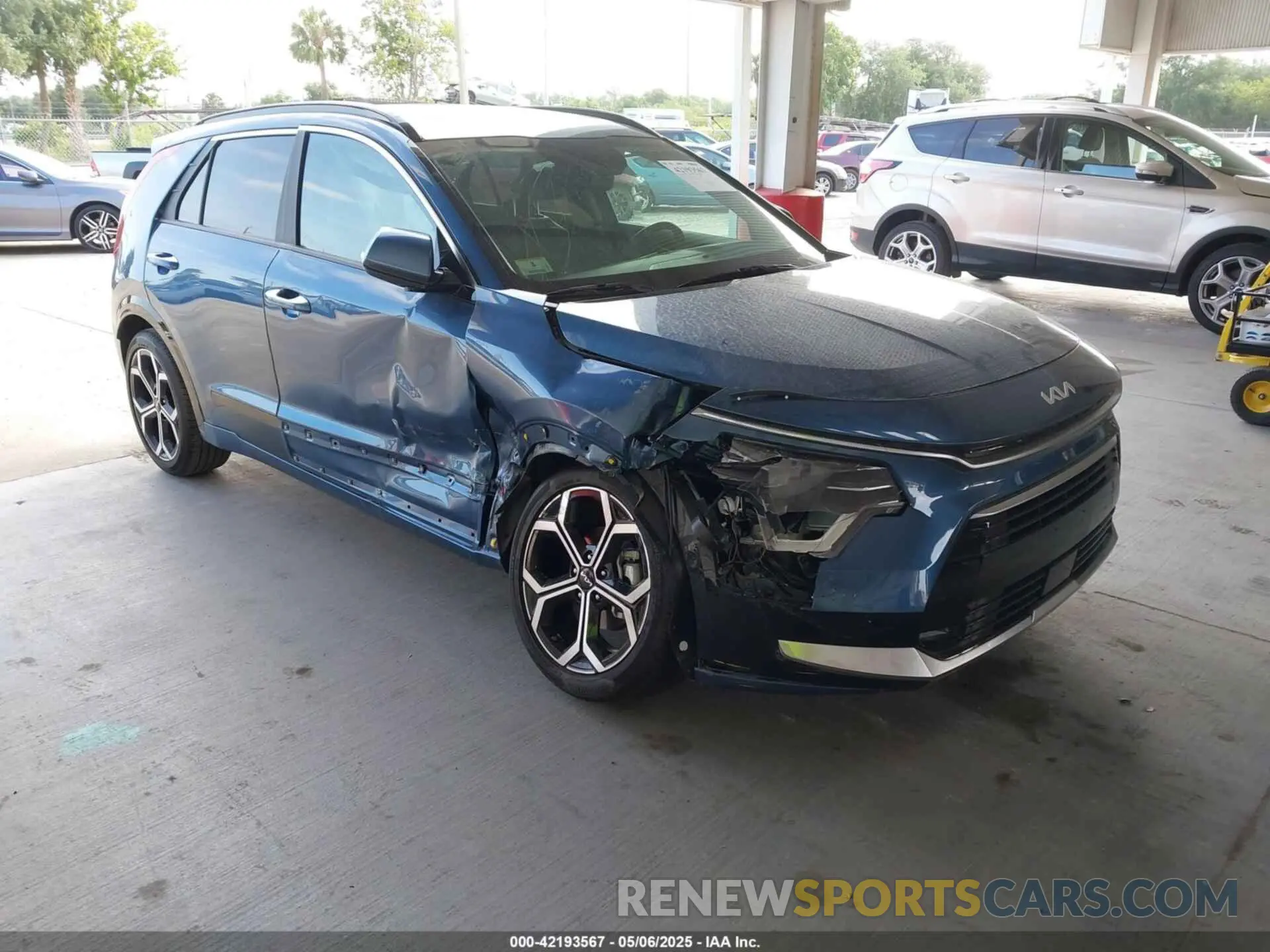 1 Photograph of a damaged car KNDCT3LE5R5124293 KIA NIRO 2024