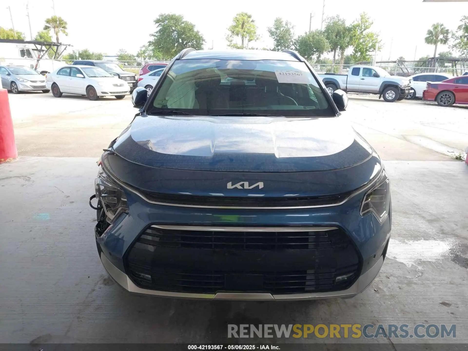 13 Photograph of a damaged car KNDCT3LE5R5124293 KIA NIRO 2024