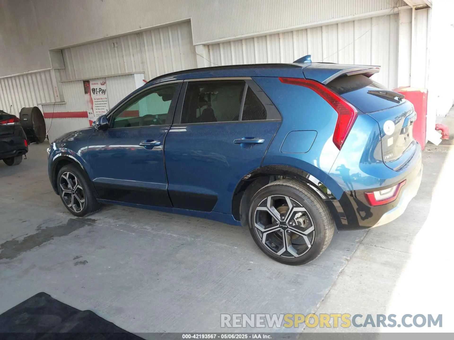 15 Photograph of a damaged car KNDCT3LE5R5124293 KIA NIRO 2024