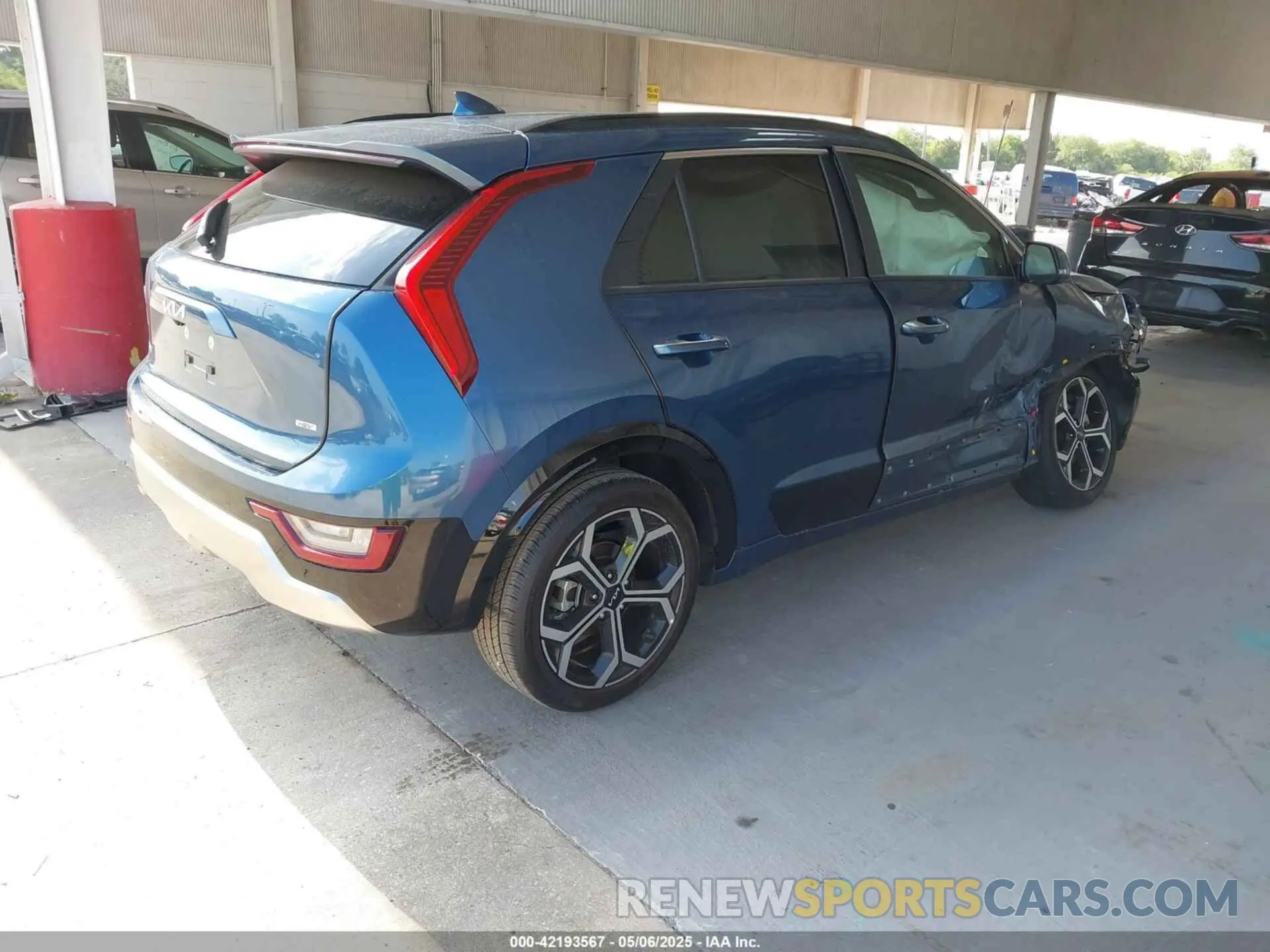 4 Photograph of a damaged car KNDCT3LE5R5124293 KIA NIRO 2024