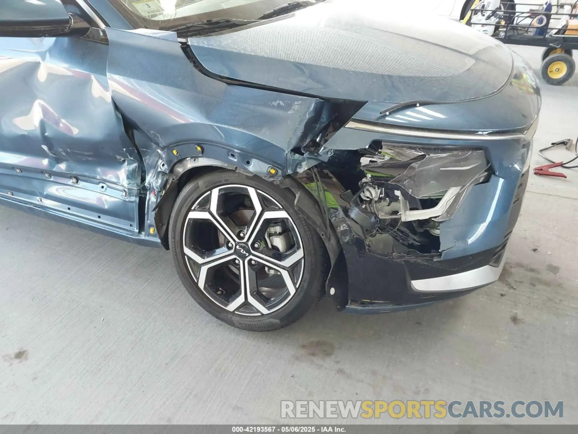 6 Photograph of a damaged car KNDCT3LE5R5124293 KIA NIRO 2024
