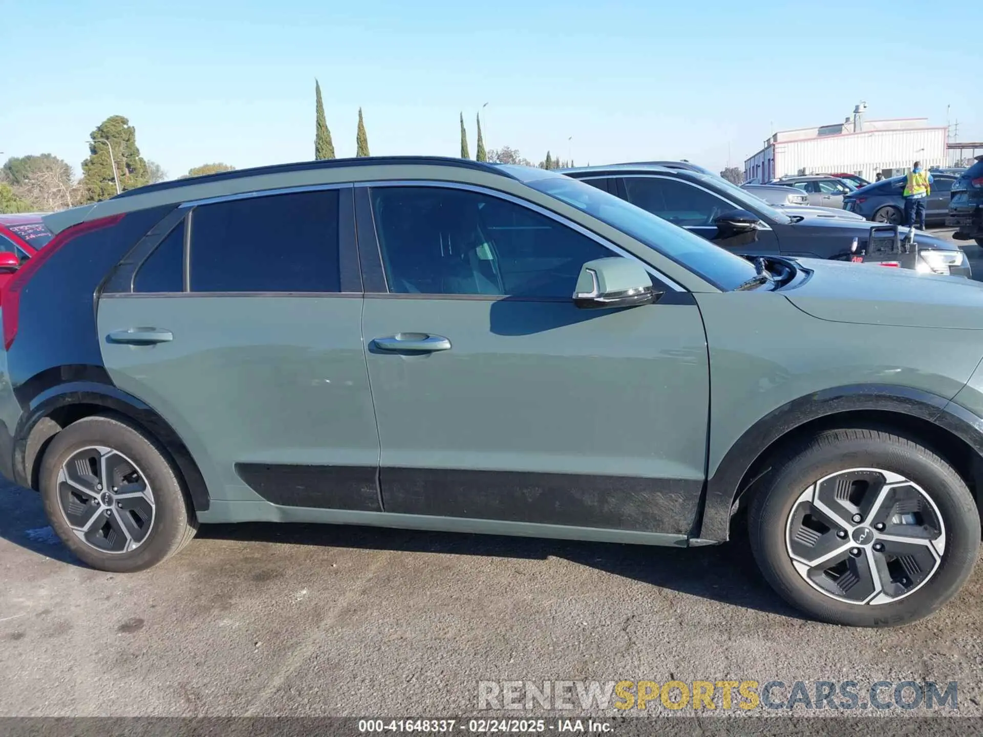 13 Photograph of a damaged car KNDCT3LE5R5125041 KIA NIRO 2024