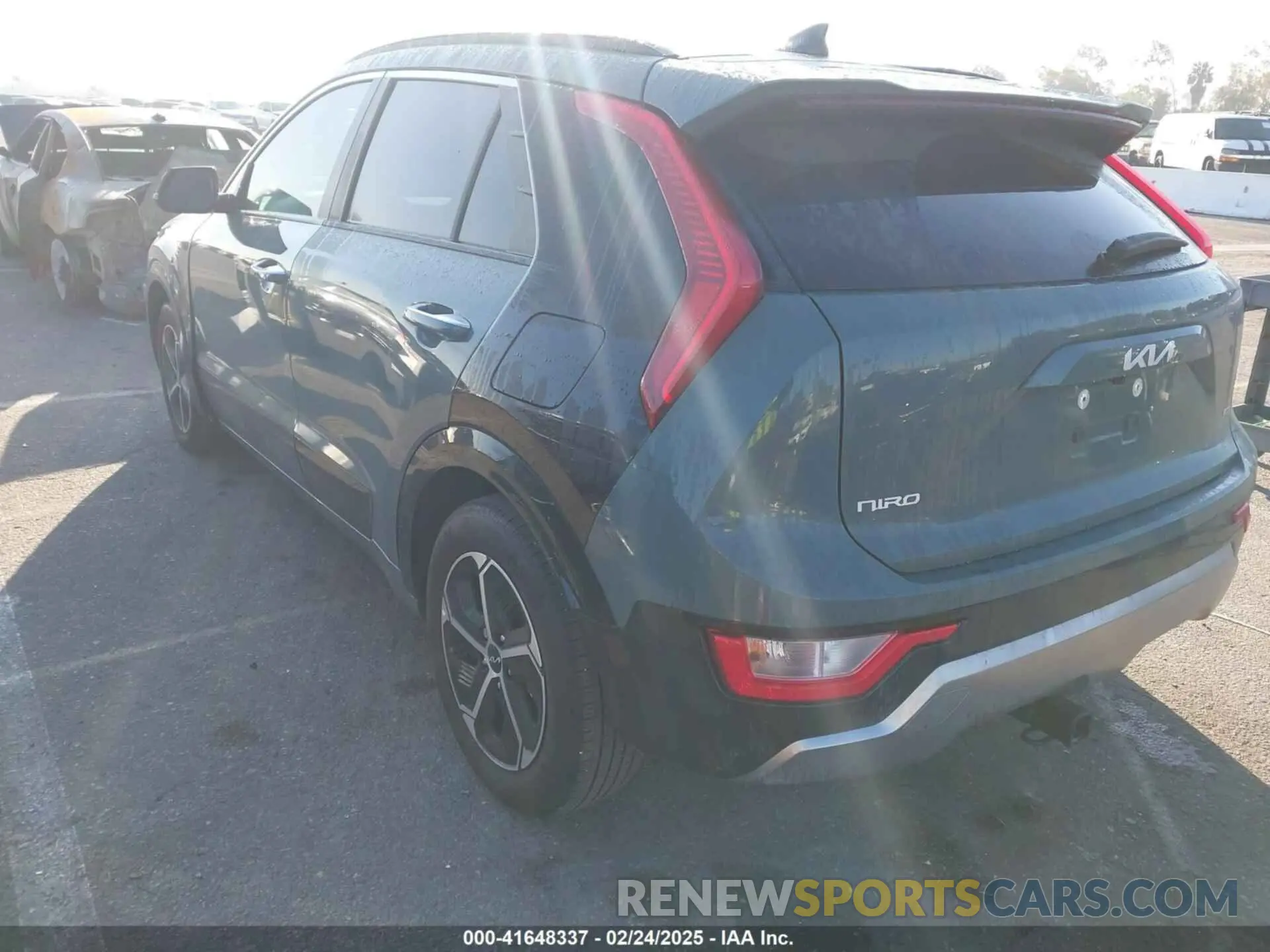 3 Photograph of a damaged car KNDCT3LE5R5125041 KIA NIRO 2024