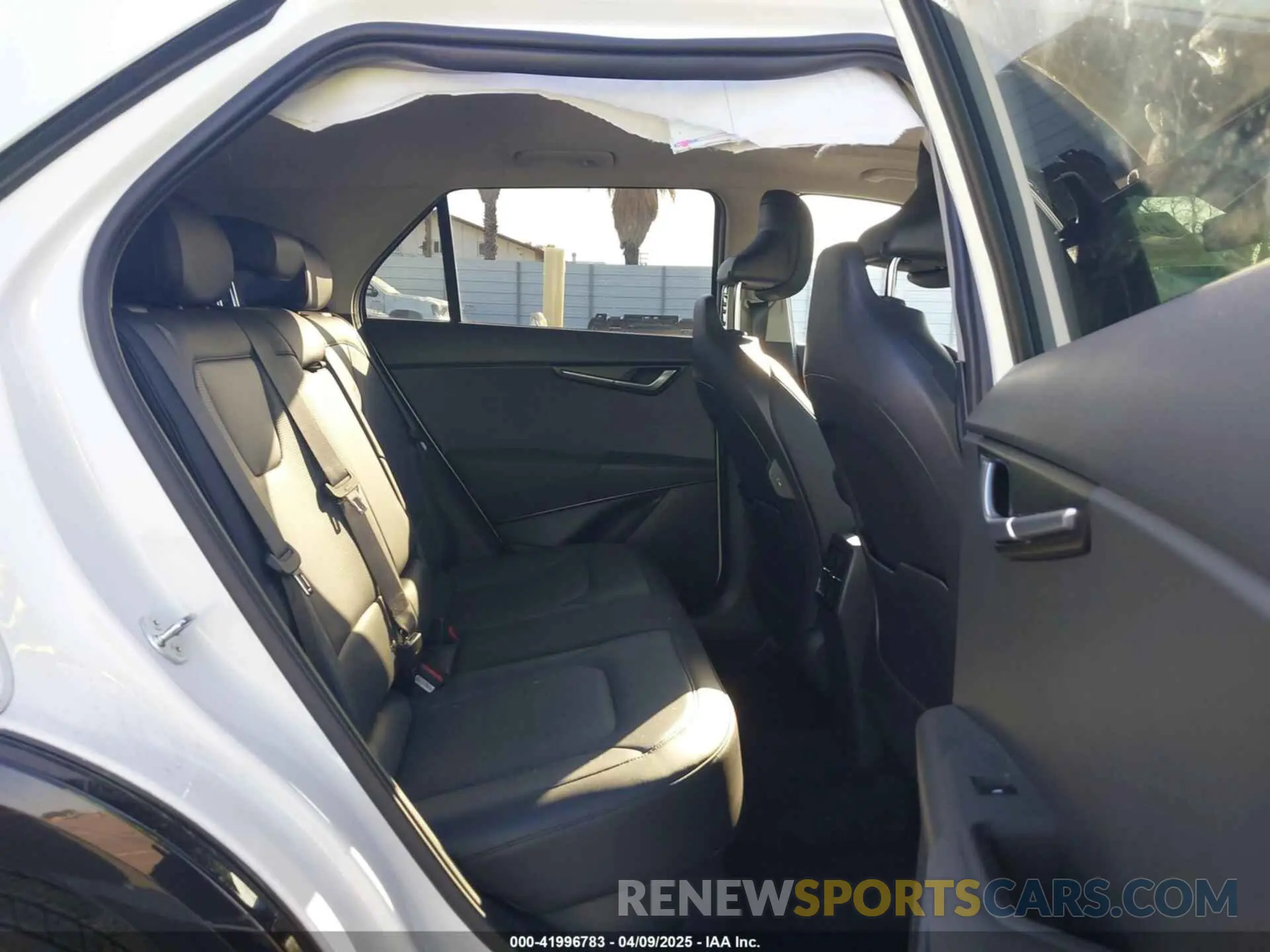 8 Photograph of a damaged car KNDCT3LE9R5122188 KIA NIRO 2024