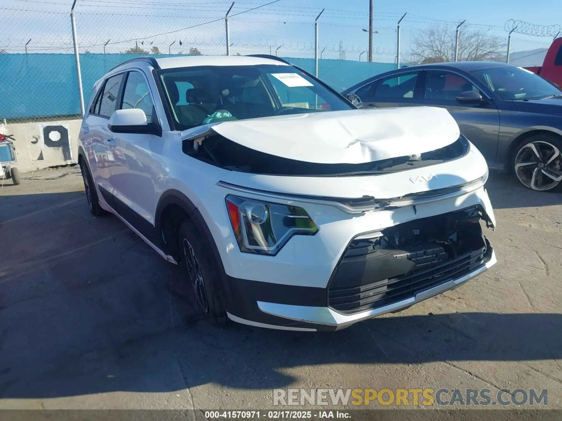 1 Photograph of a damaged car KNDCP3LE6S5218628 KIA NIRO 2025