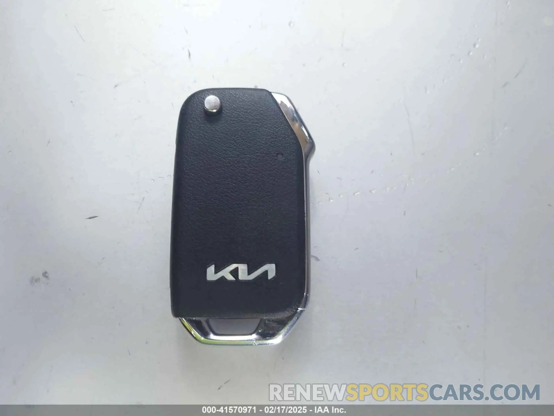 11 Photograph of a damaged car KNDCP3LE6S5218628 KIA NIRO 2025