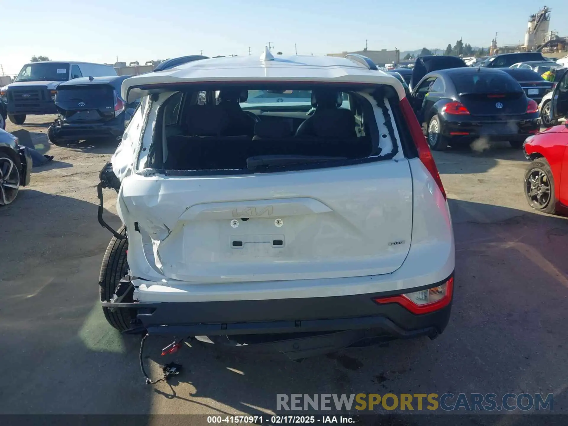16 Photograph of a damaged car KNDCP3LE6S5218628 KIA NIRO 2025