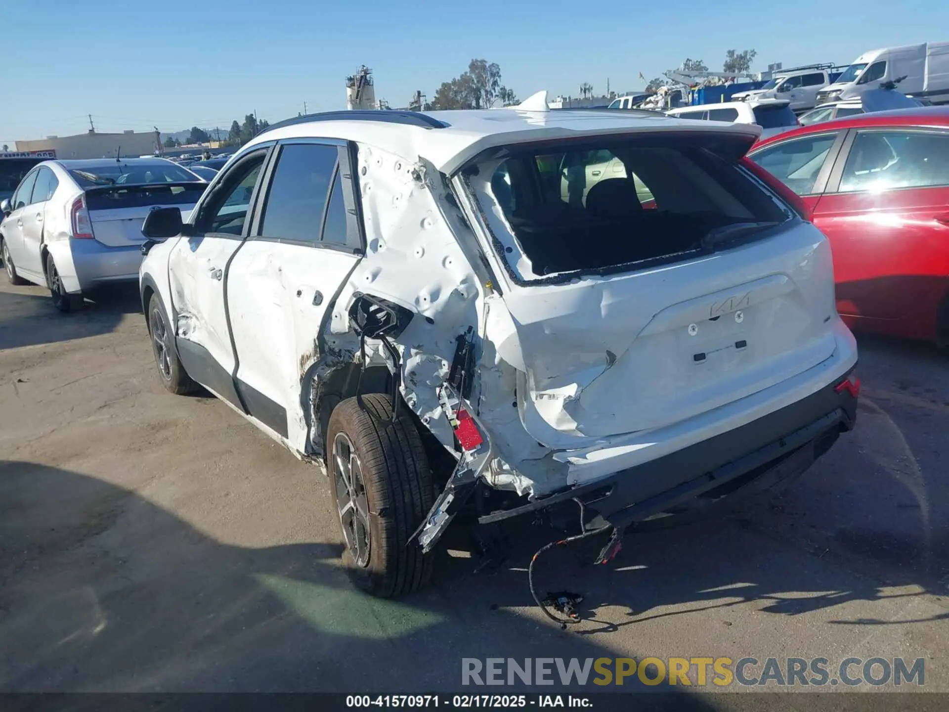 3 Photograph of a damaged car KNDCP3LE6S5218628 KIA NIRO 2025