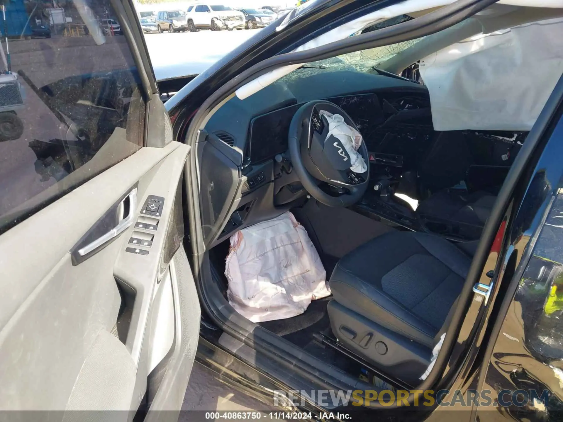 5 Photograph of a damaged car KNDCR3LE4S5217388 KIA NIRO 2025
