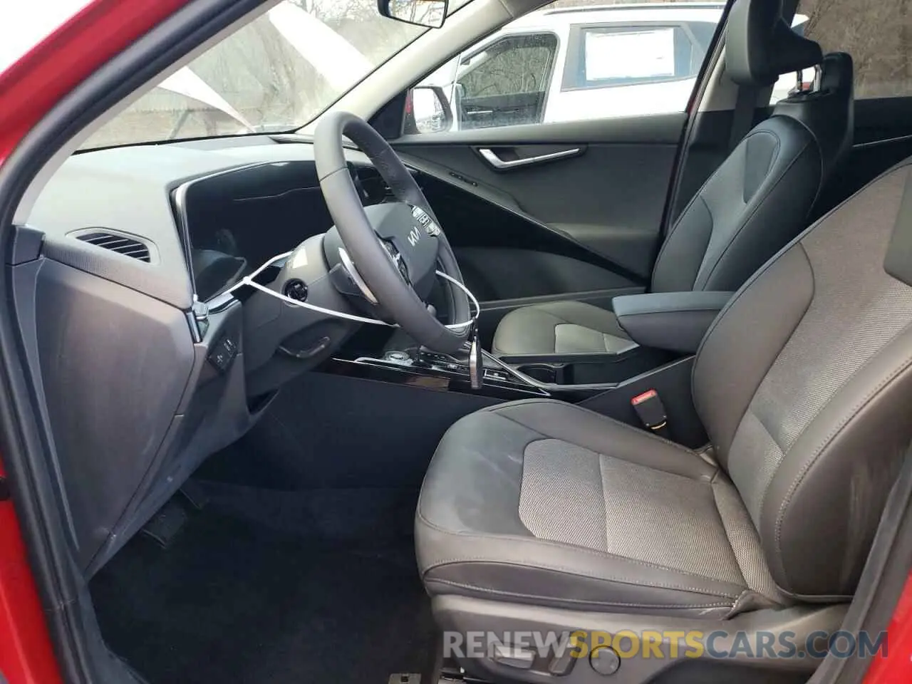 7 Photograph of a damaged car KNDCR3LE6S5213763 KIA NIRO 2025