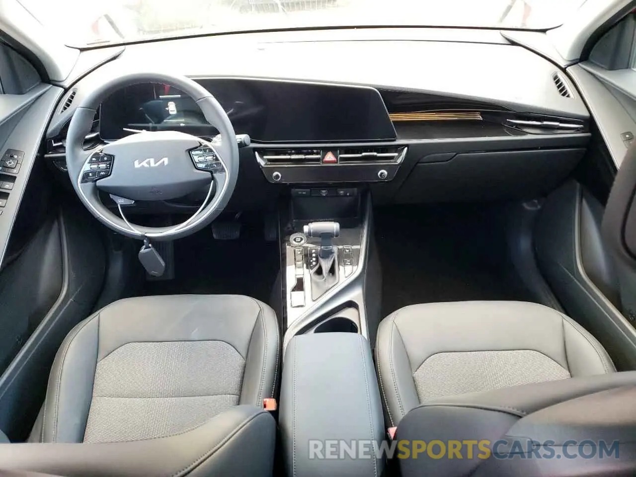 8 Photograph of a damaged car KNDCR3LE6S5213763 KIA NIRO 2025