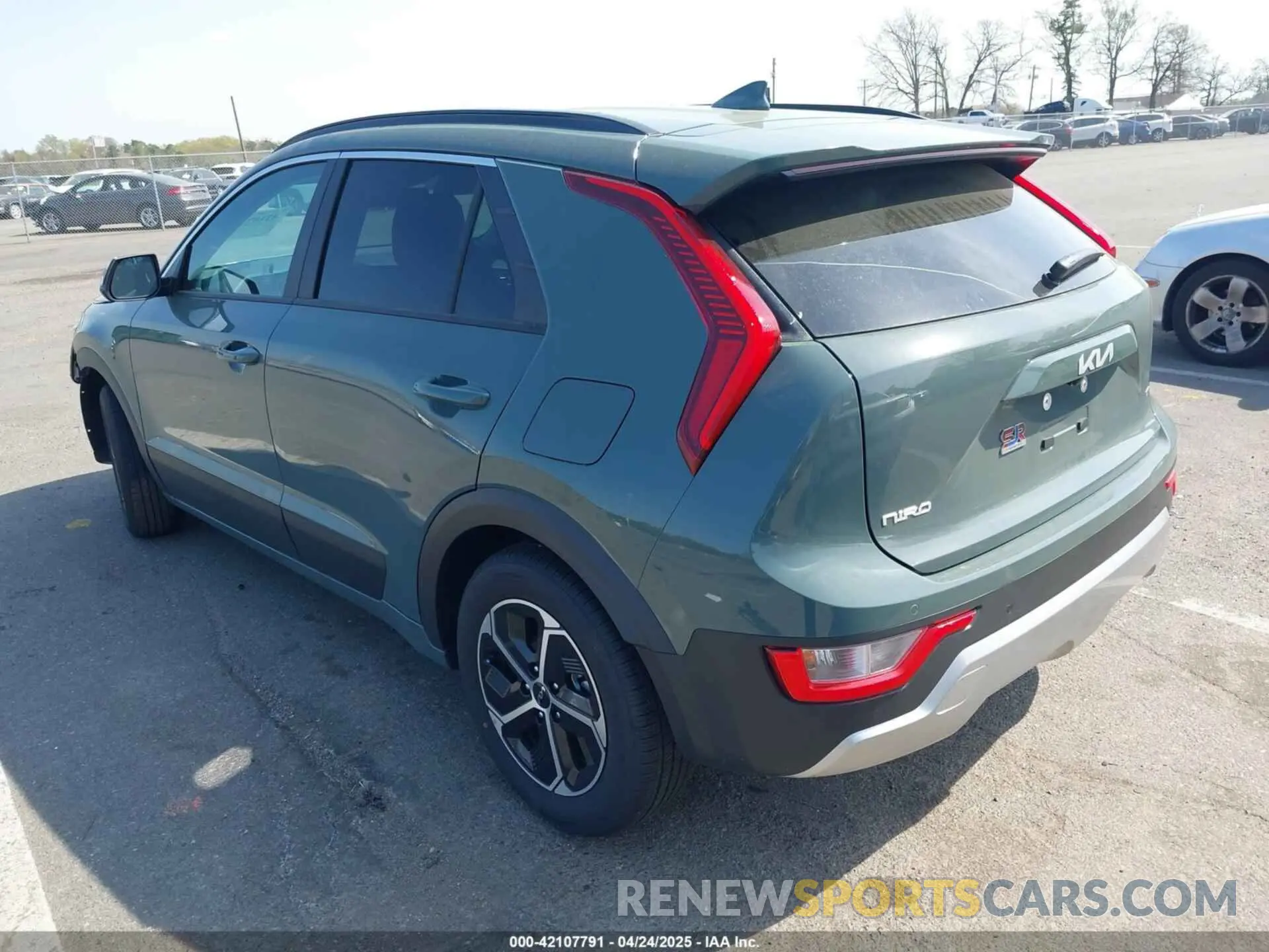 3 Photograph of a damaged car KNDCR3LE7S5234184 KIA NIRO 2025