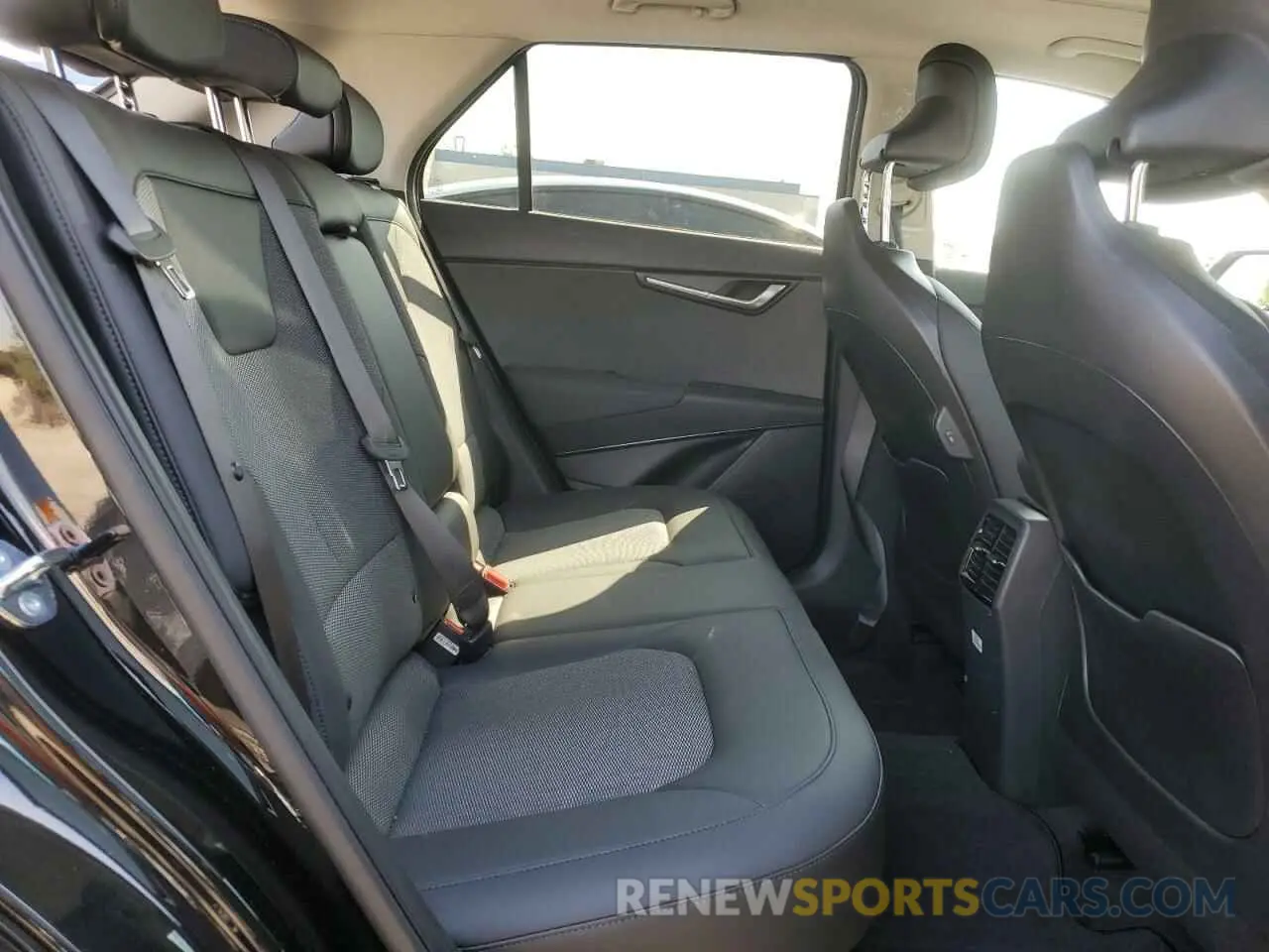 10 Photograph of a damaged car KNDCR3LE9S5239967 KIA NIRO 2025