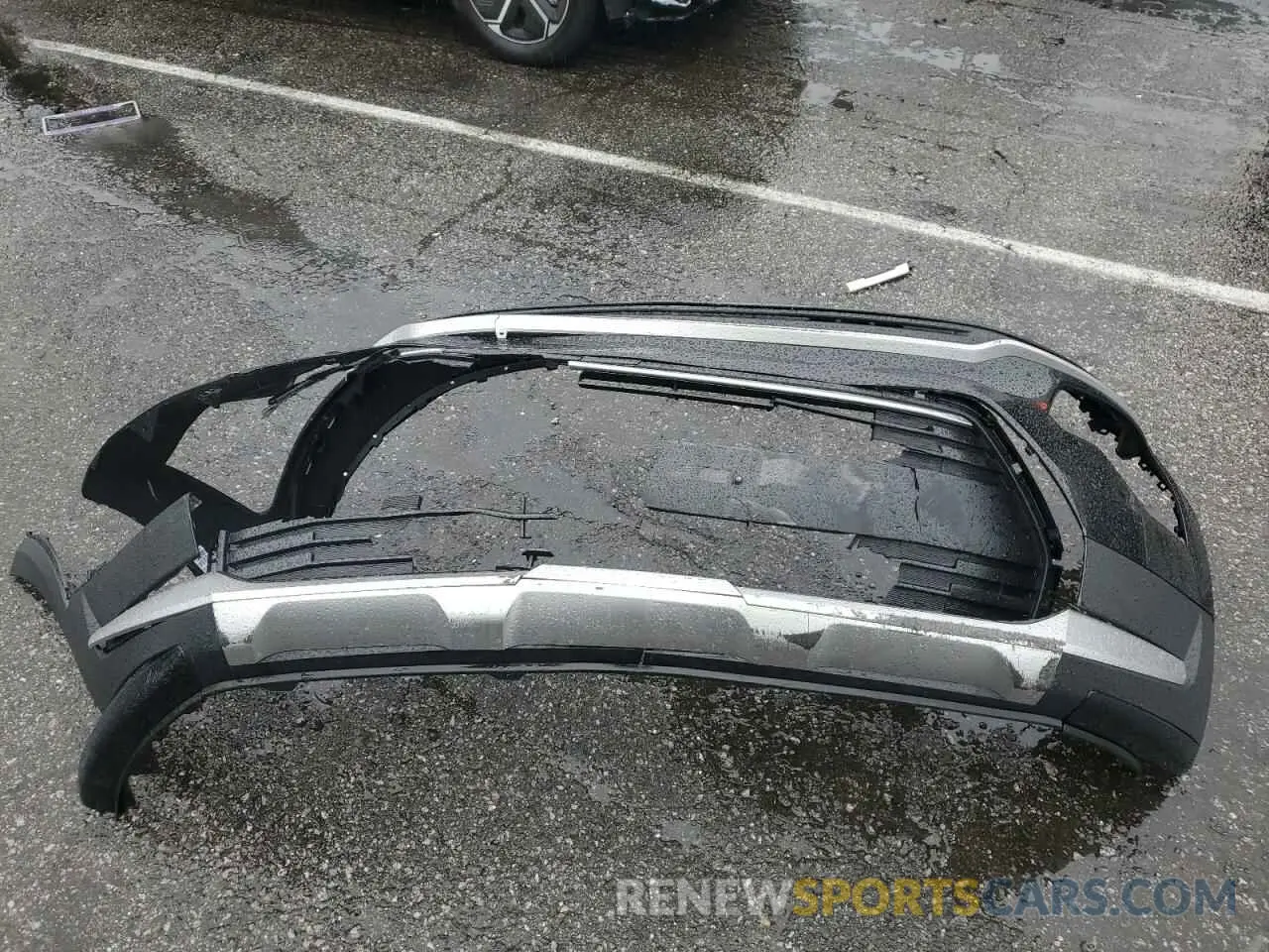 15 Photograph of a damaged car KNDCS3LF9S5239657 KIA NIRO 2025