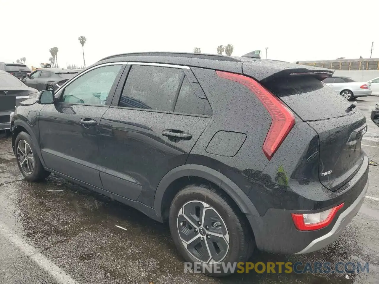 2 Photograph of a damaged car KNDCS3LF9S5239657 KIA NIRO 2025