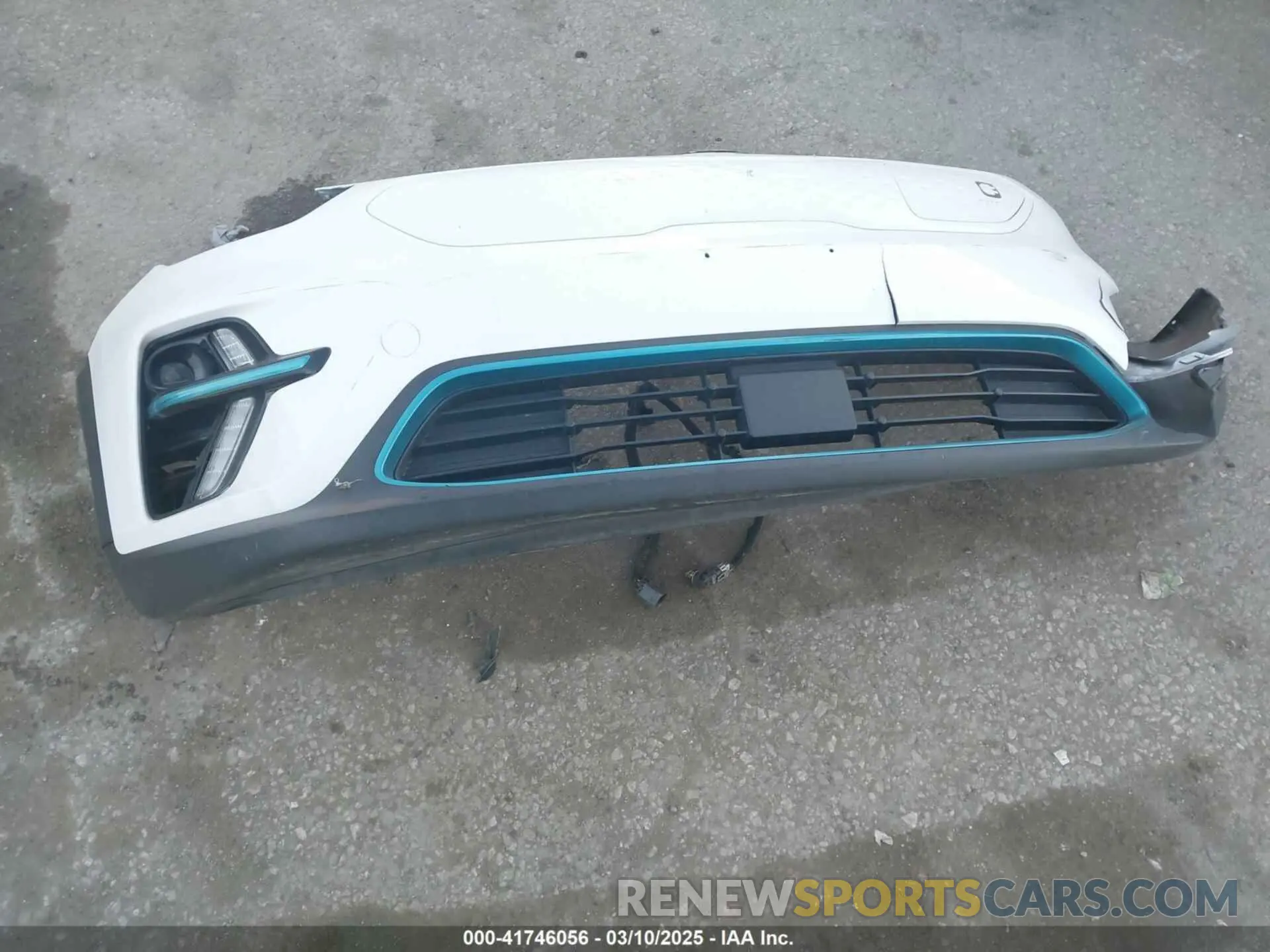 12 Photograph of a damaged car KNDCC3LG0K5014985 KIA NIRO EV 2019