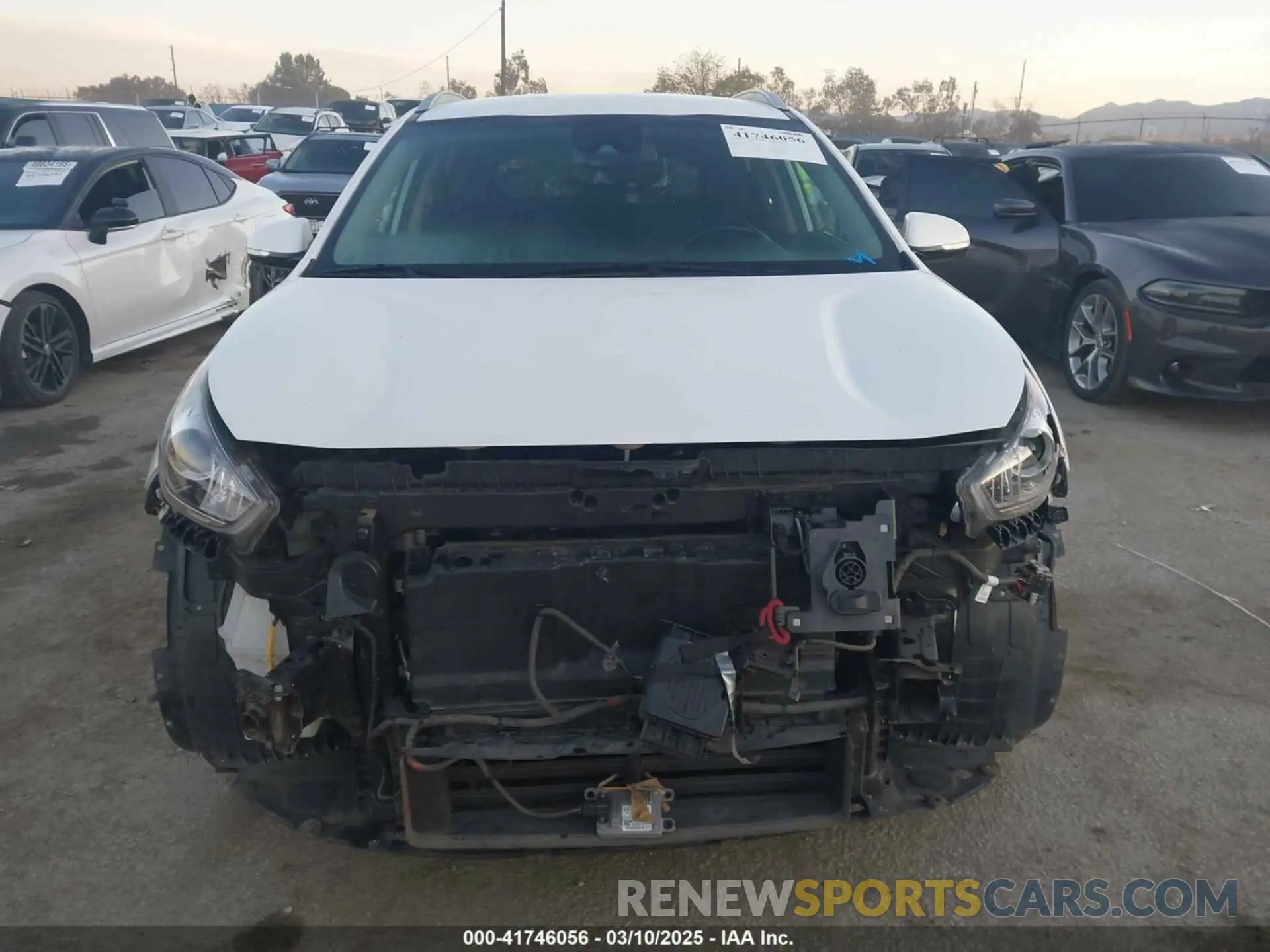 13 Photograph of a damaged car KNDCC3LG0K5014985 KIA NIRO EV 2019