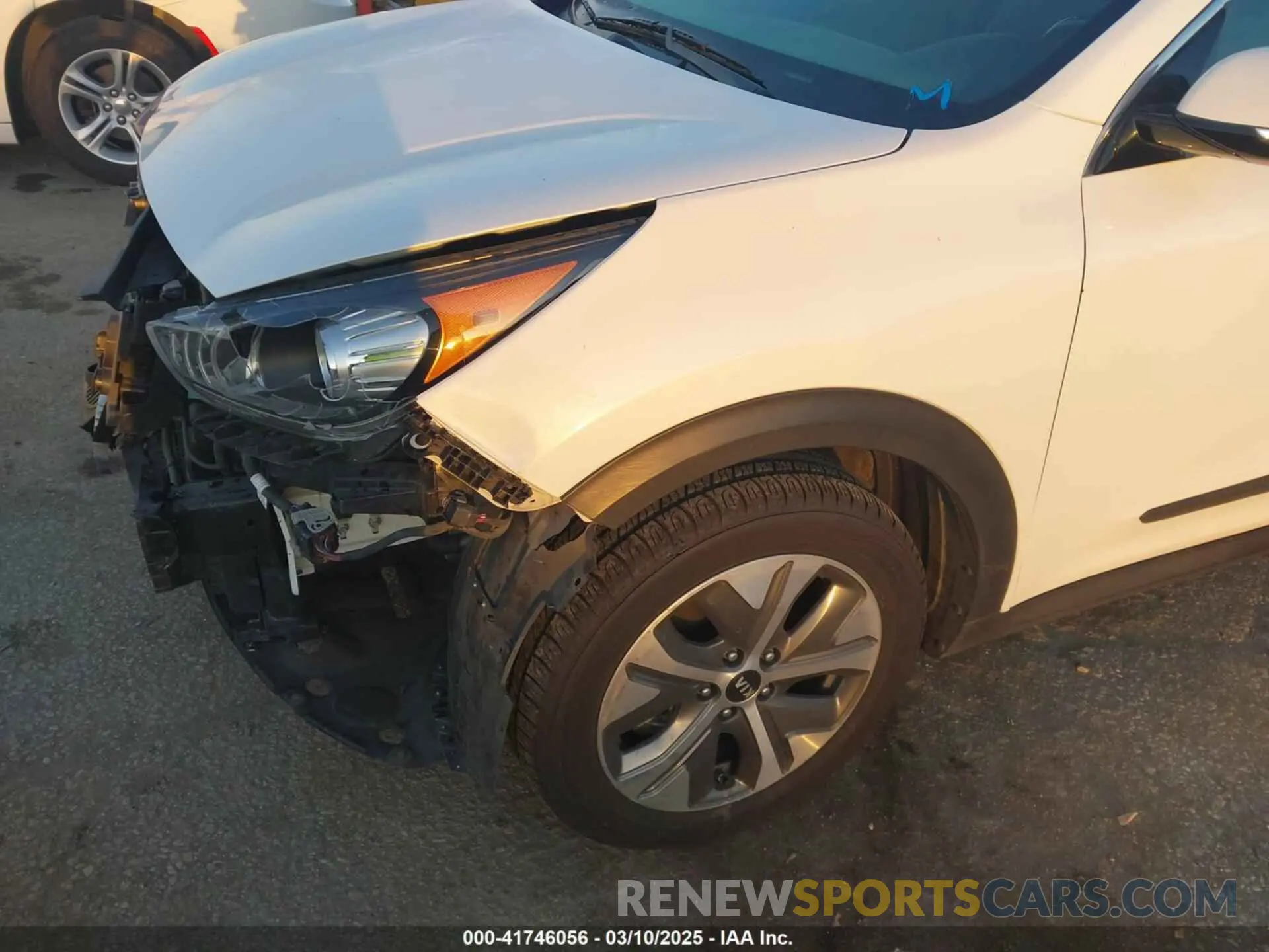 20 Photograph of a damaged car KNDCC3LG0K5014985 KIA NIRO EV 2019