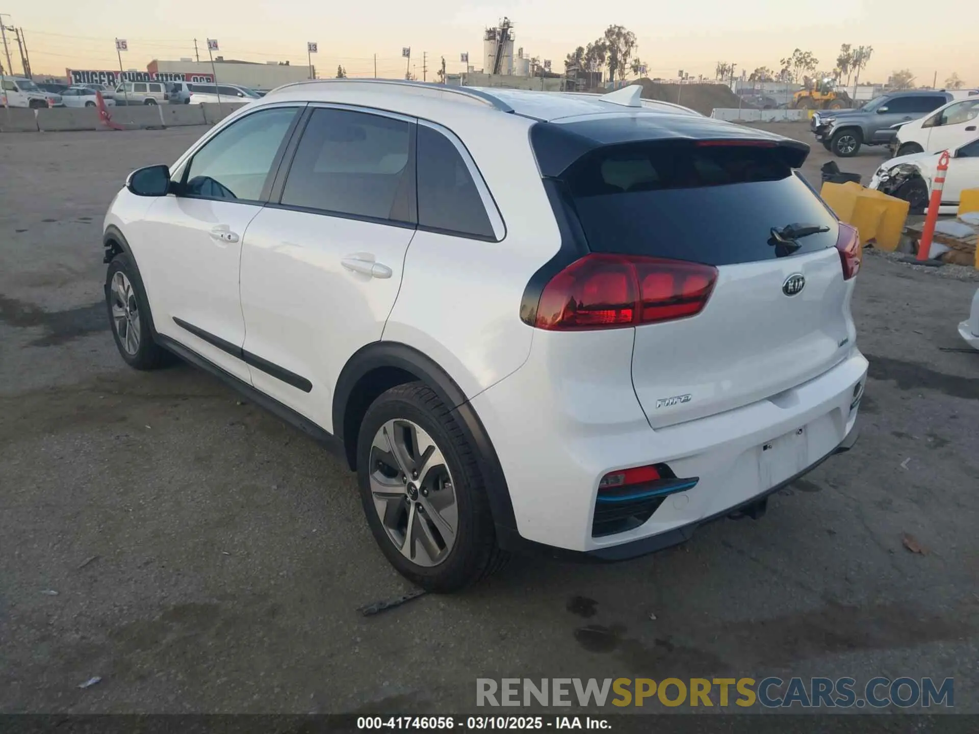 3 Photograph of a damaged car KNDCC3LG0K5014985 KIA NIRO EV 2019
