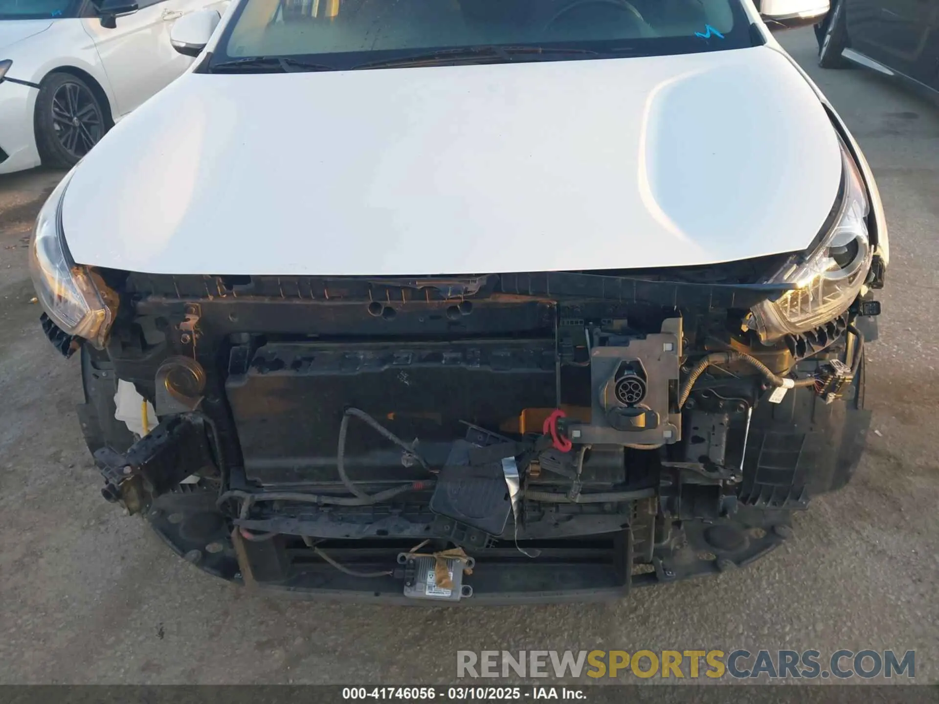 6 Photograph of a damaged car KNDCC3LG0K5014985 KIA NIRO EV 2019