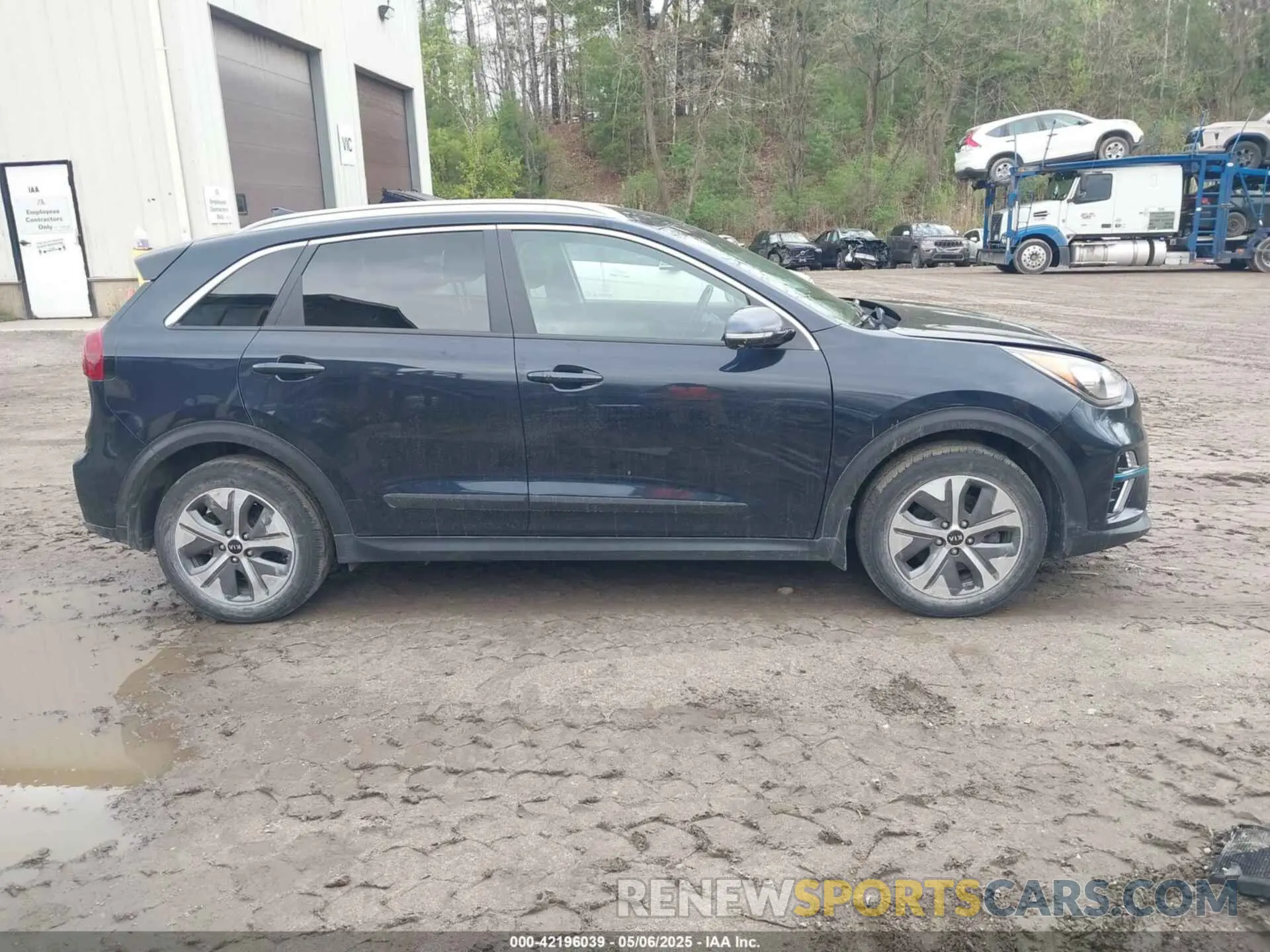 13 Photograph of a damaged car KNDCC3LG5K5020989 KIA NIRO EV 2019
