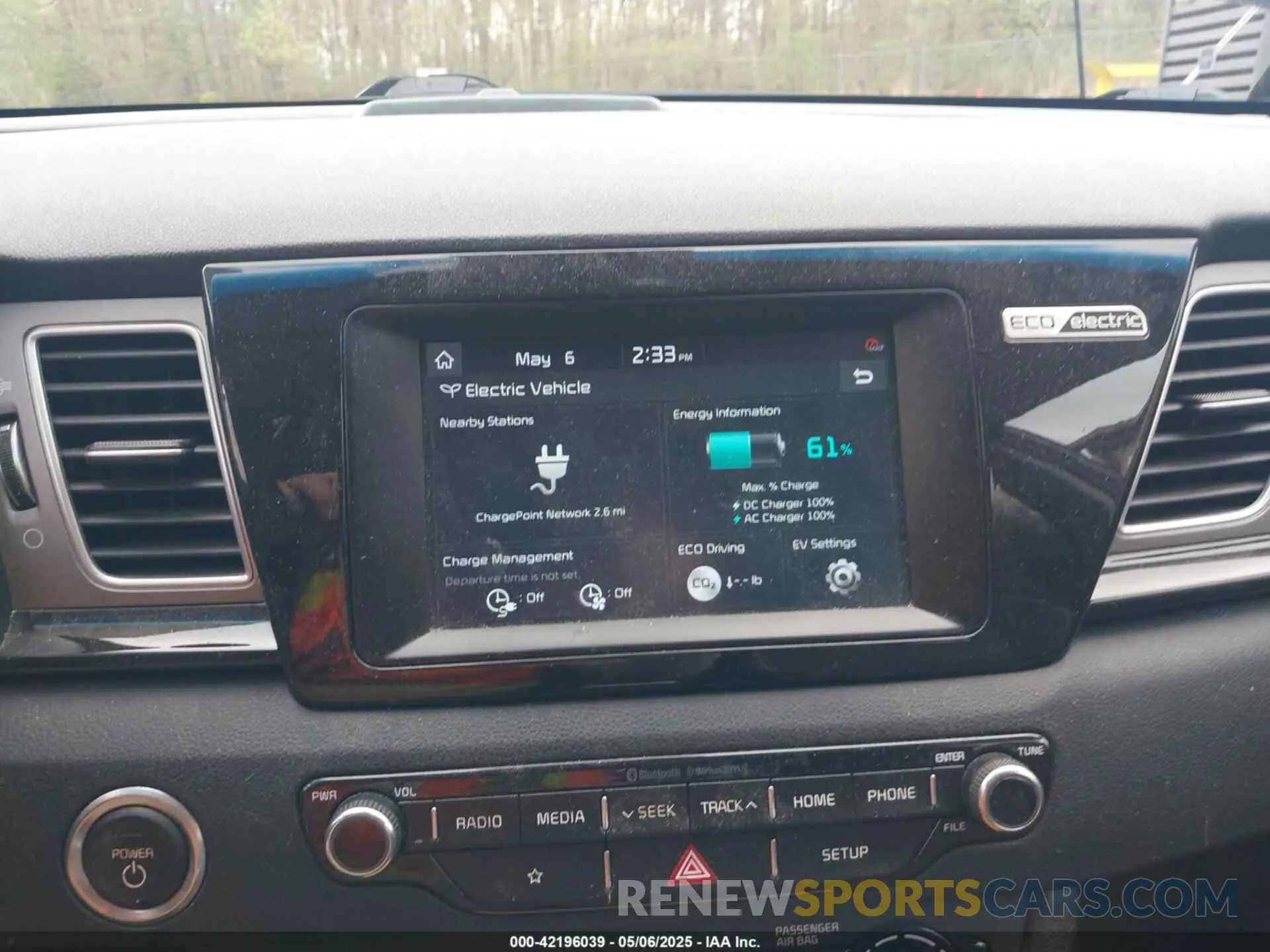 18 Photograph of a damaged car KNDCC3LG5K5020989 KIA NIRO EV 2019