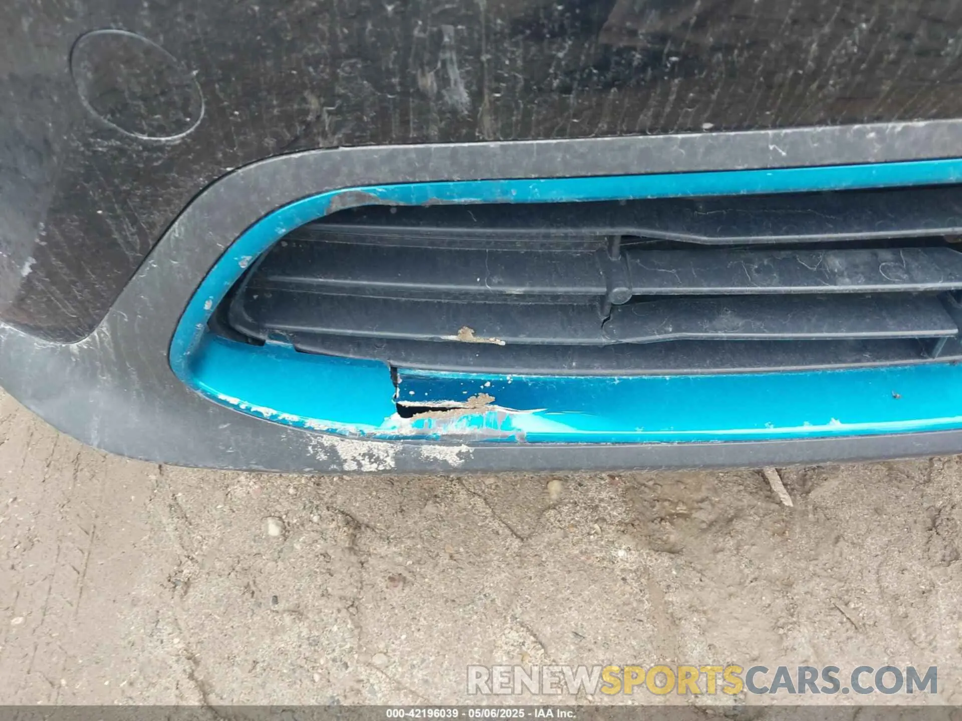 6 Photograph of a damaged car KNDCC3LG5K5020989 KIA NIRO EV 2019