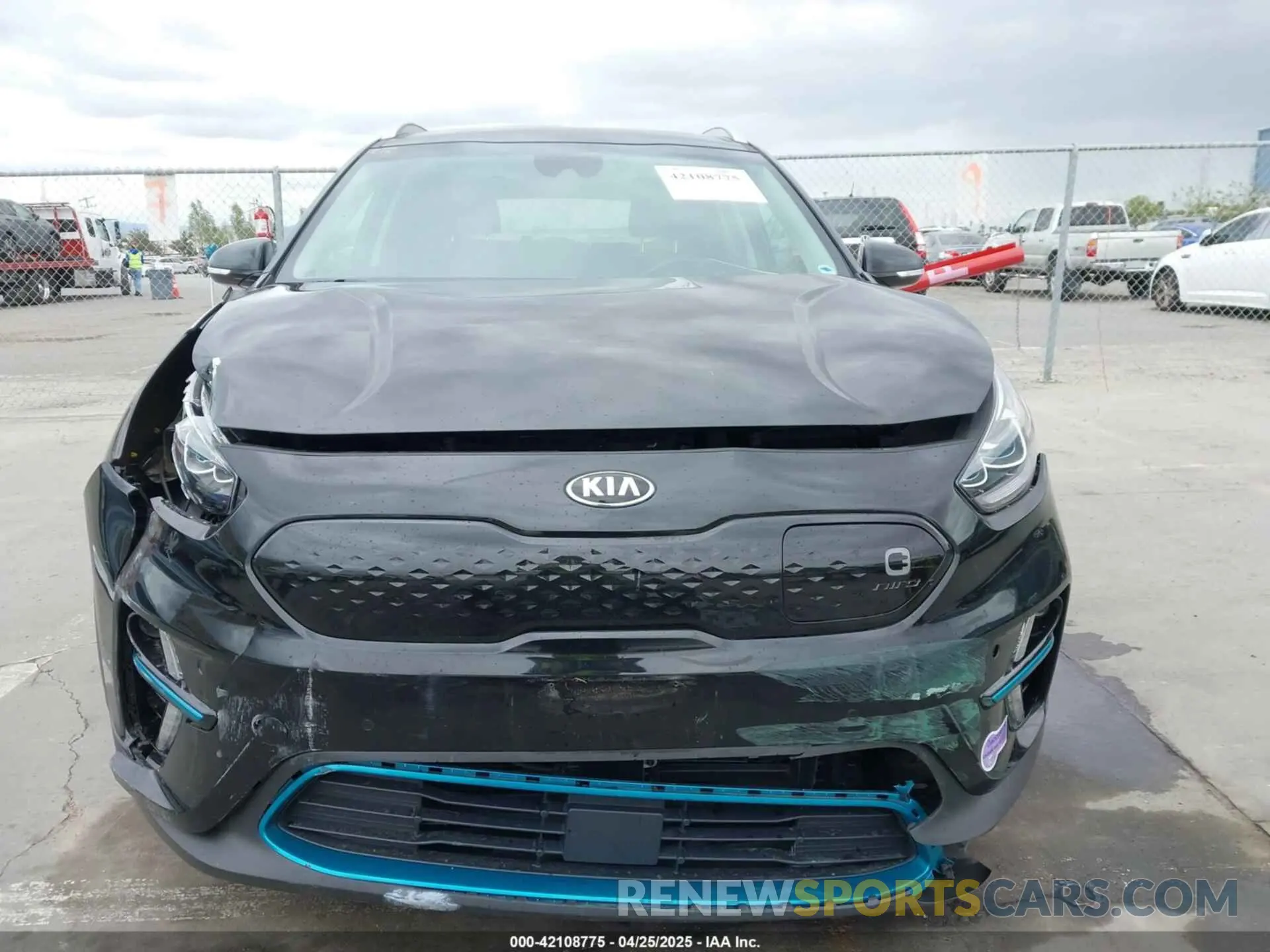 12 Photograph of a damaged car KNDCE3LG9K5009990 KIA NIRO EV 2019