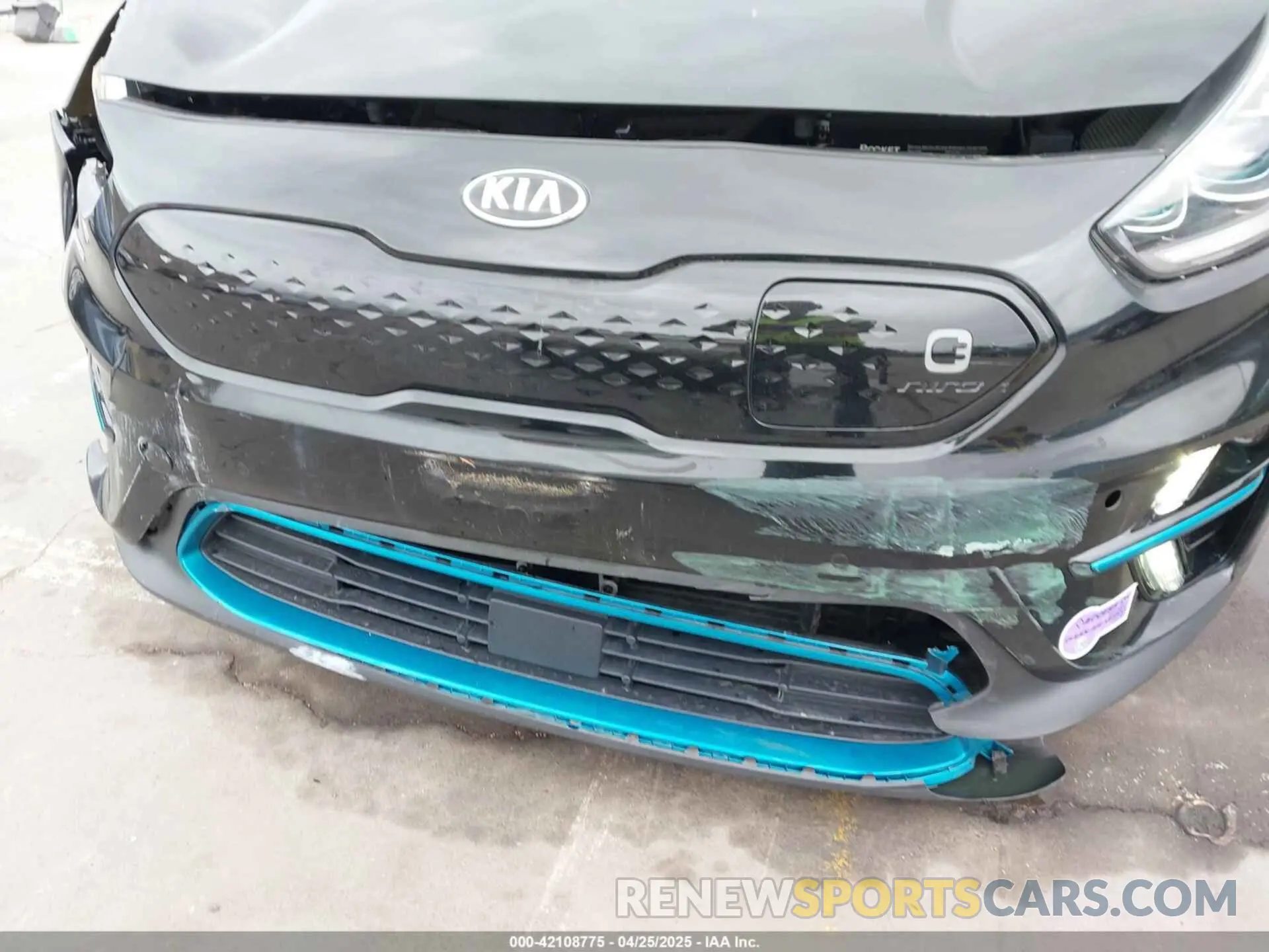 6 Photograph of a damaged car KNDCE3LG9K5009990 KIA NIRO EV 2019