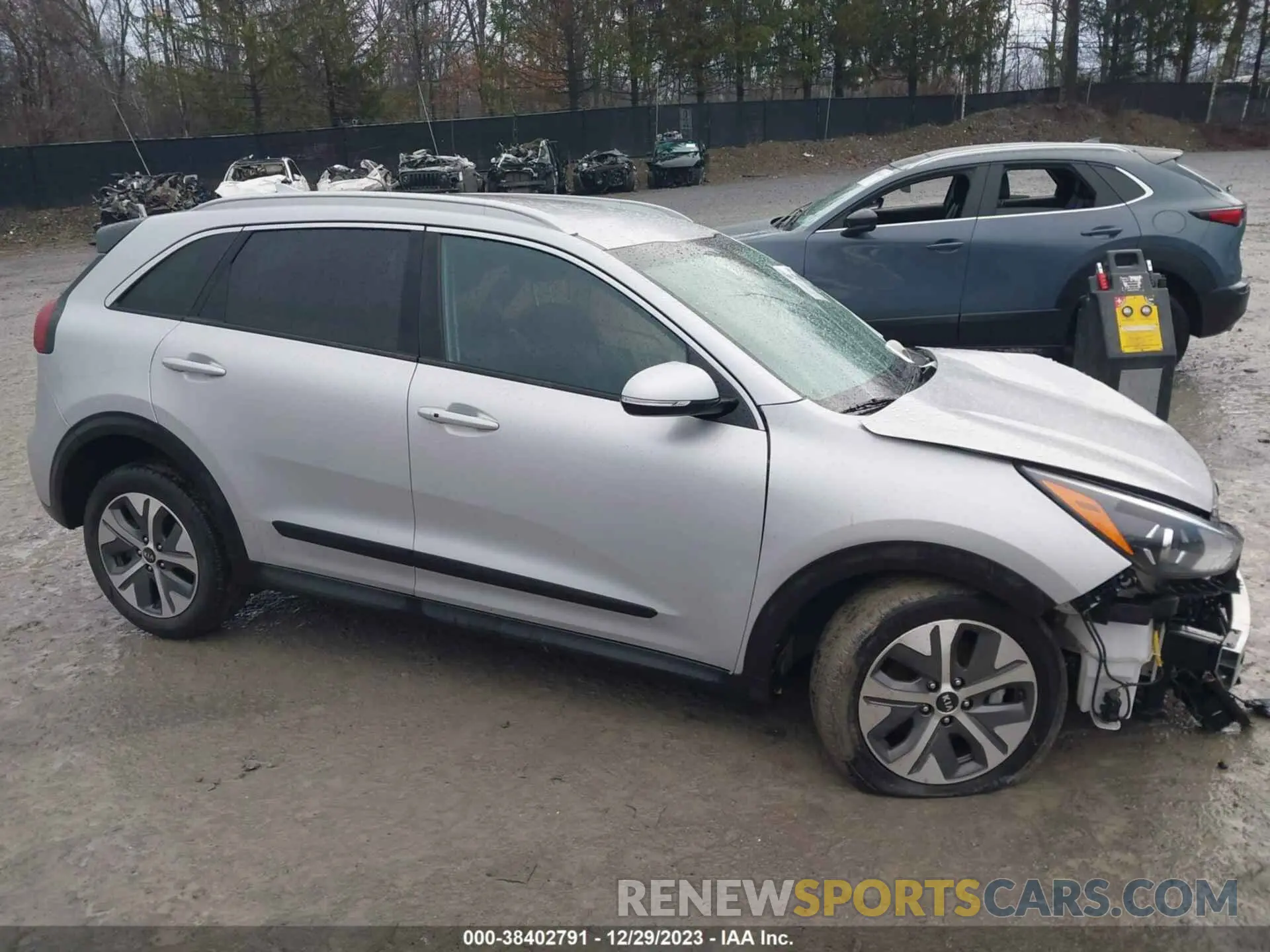 12 Photograph of a damaged car KNDCC3LG1L5076154 KIA NIRO EV 2020