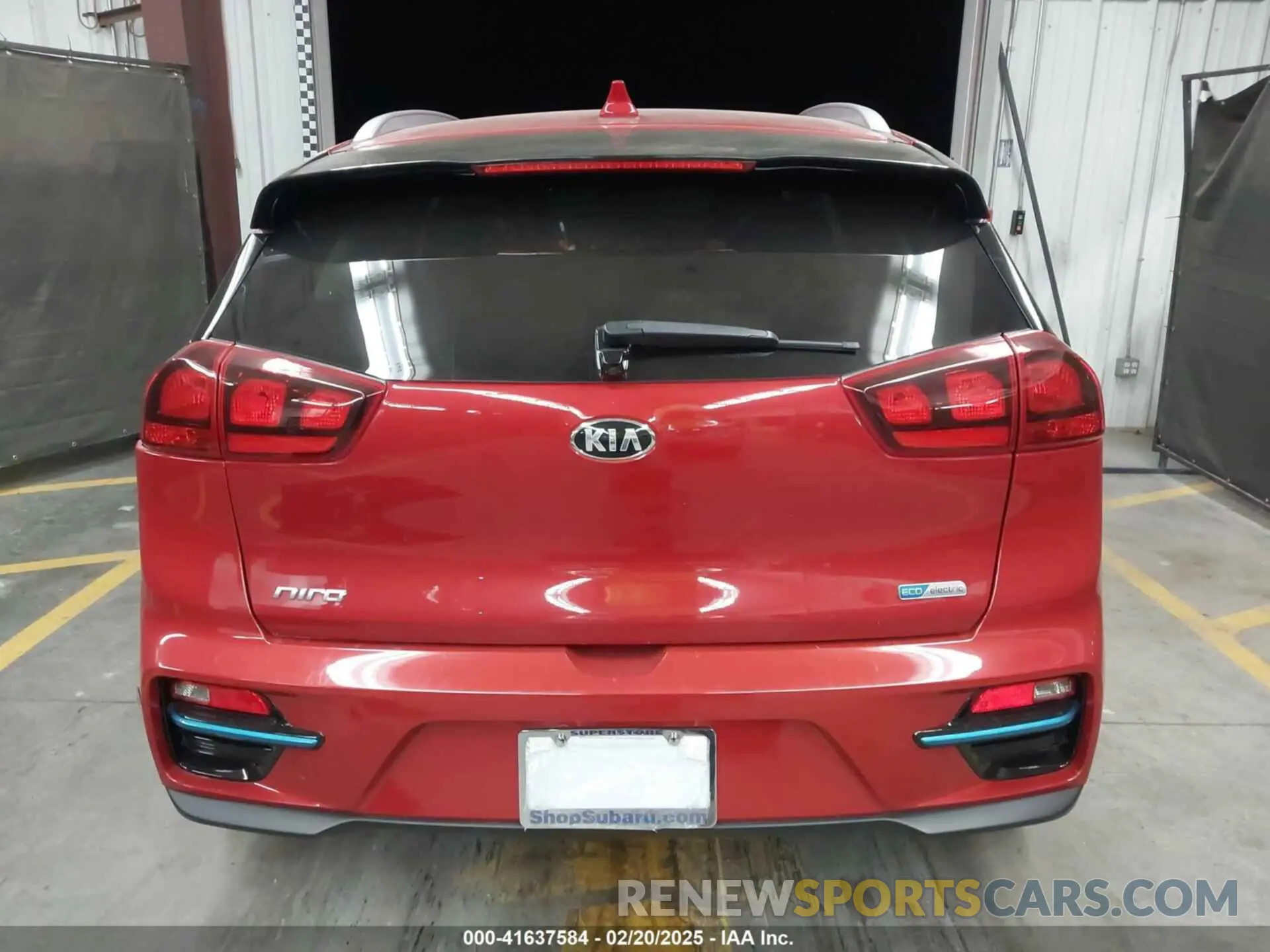 16 Photograph of a damaged car KNDCC3LG4L5040684 KIA NIRO EV 2020