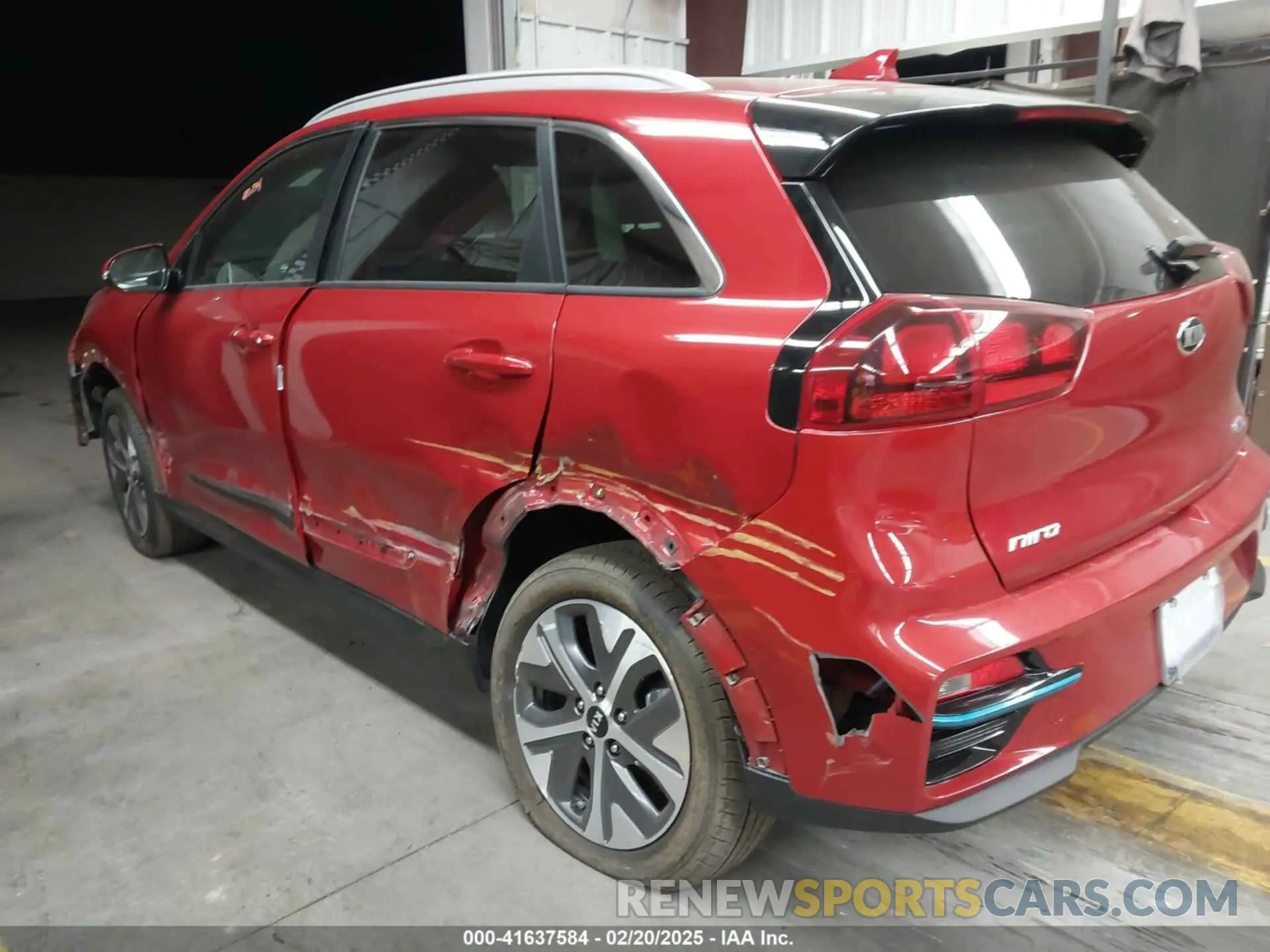 6 Photograph of a damaged car KNDCC3LG4L5040684 KIA NIRO EV 2020