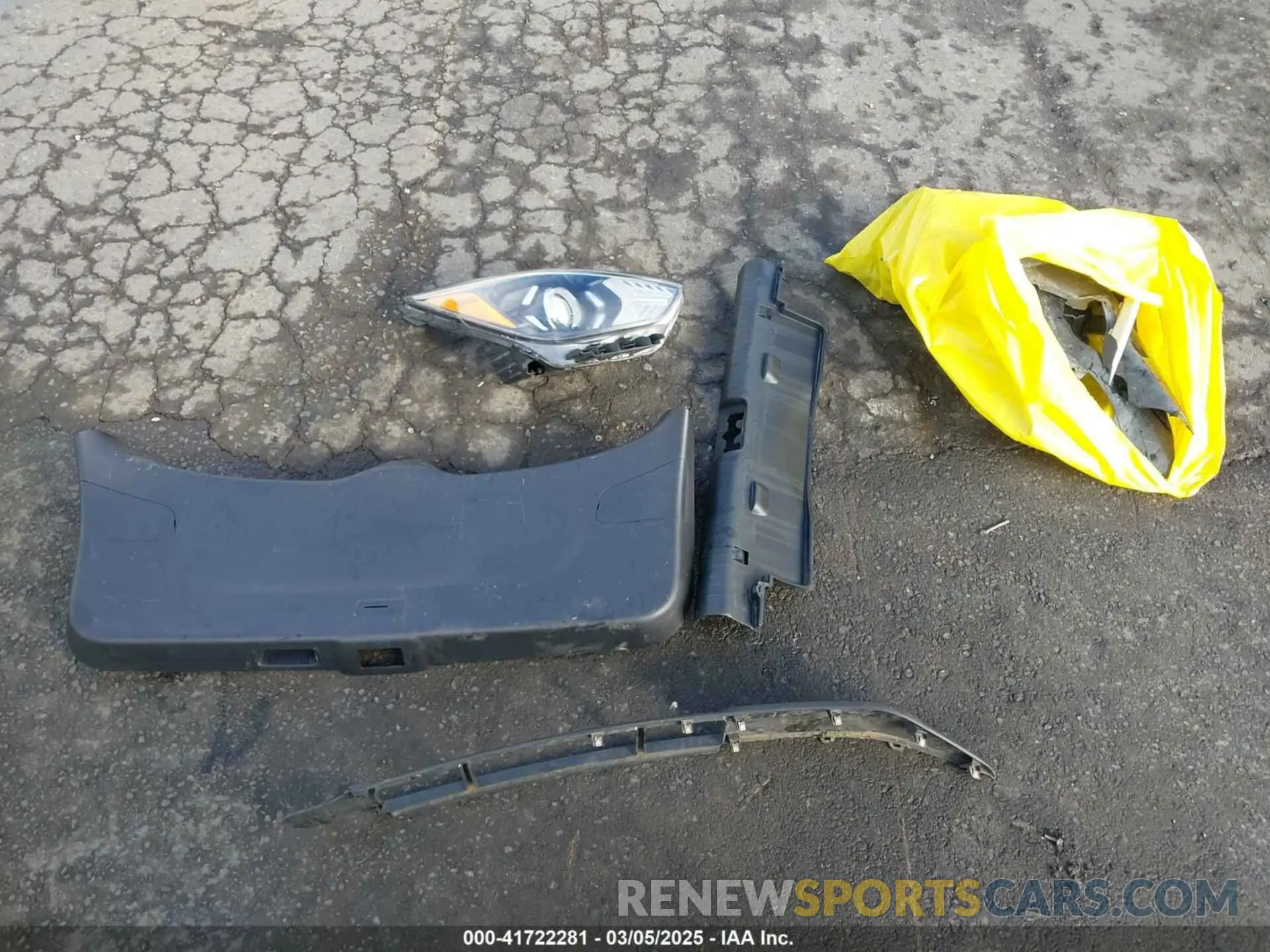 12 Photograph of a damaged car KNDCC3LG9L5055729 KIA NIRO EV 2020