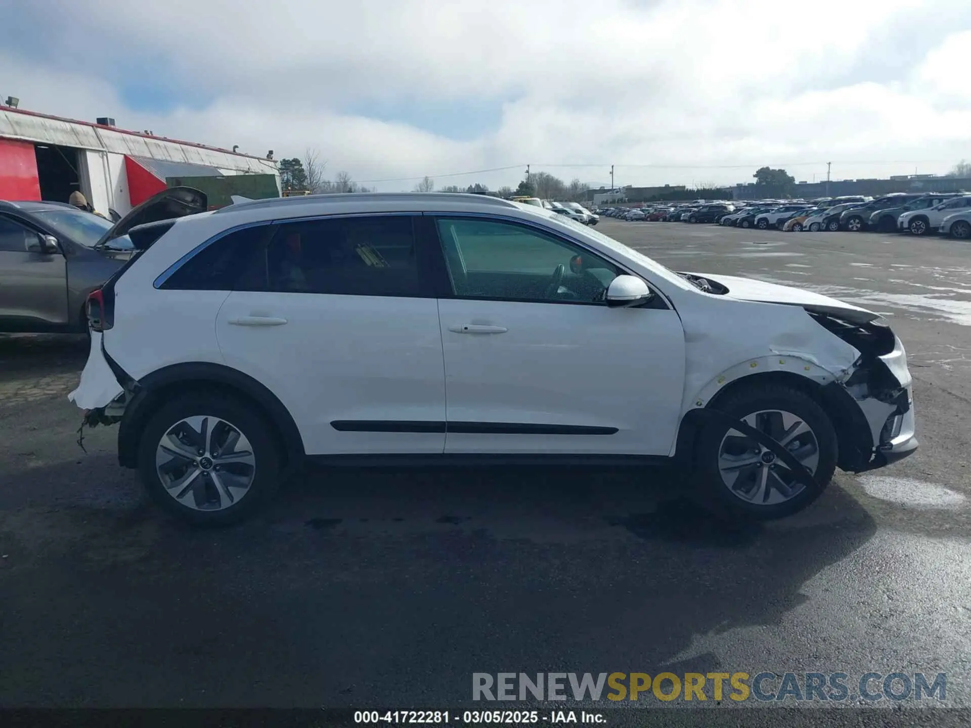 14 Photograph of a damaged car KNDCC3LG9L5055729 KIA NIRO EV 2020