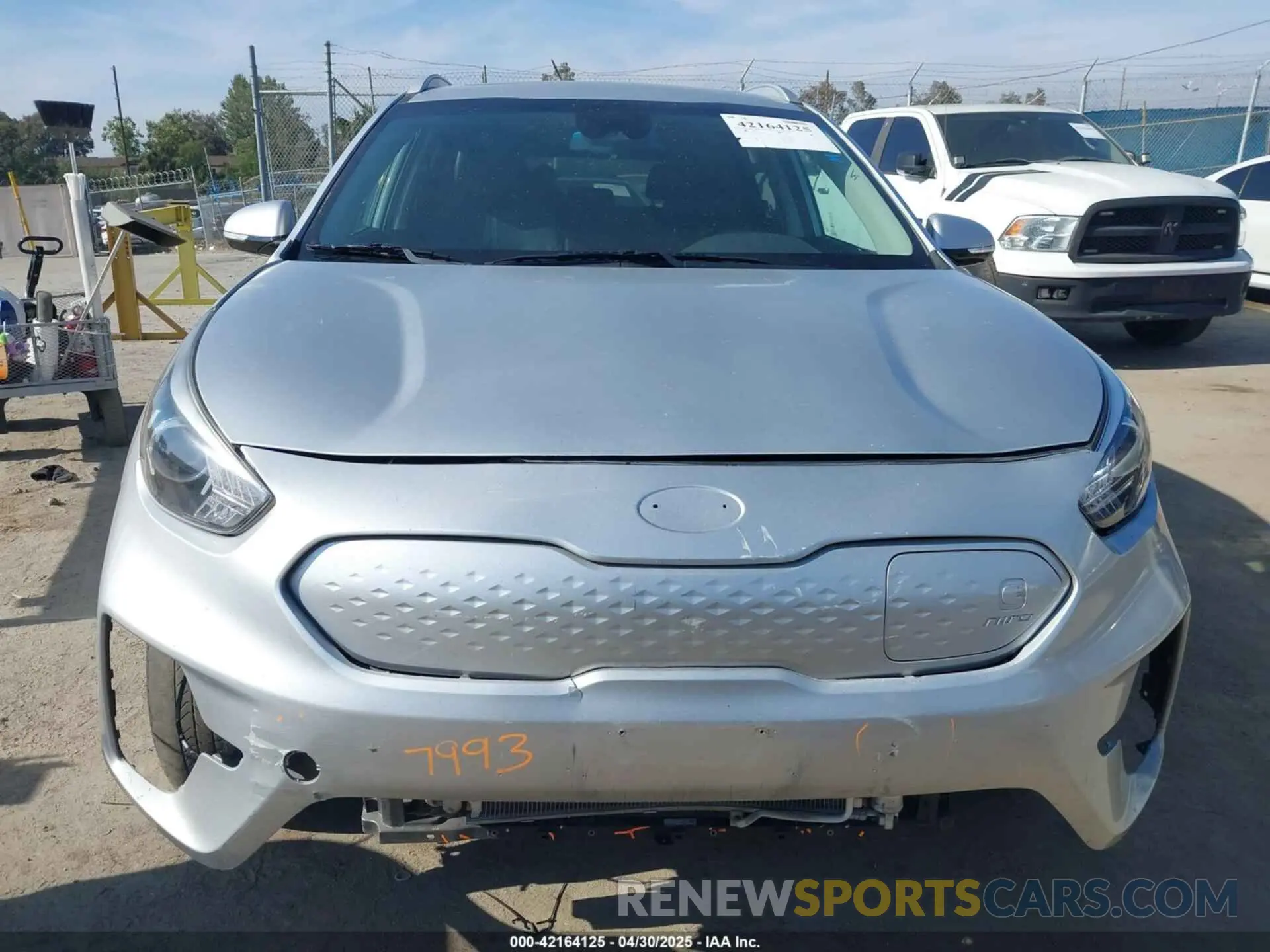 12 Photograph of a damaged car KNDCE3LG1L5071000 KIA NIRO EV 2020
