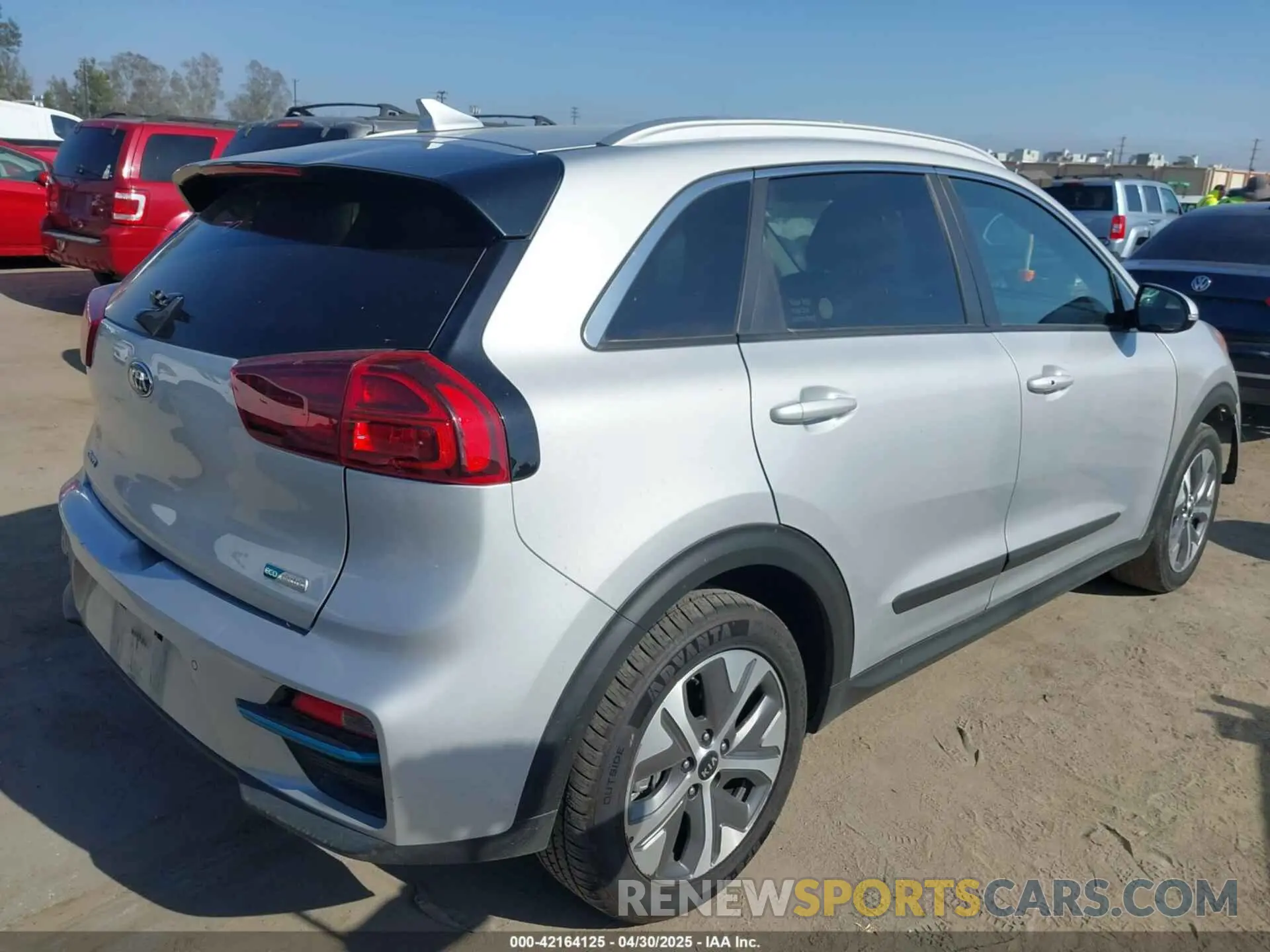 4 Photograph of a damaged car KNDCE3LG1L5071000 KIA NIRO EV 2020