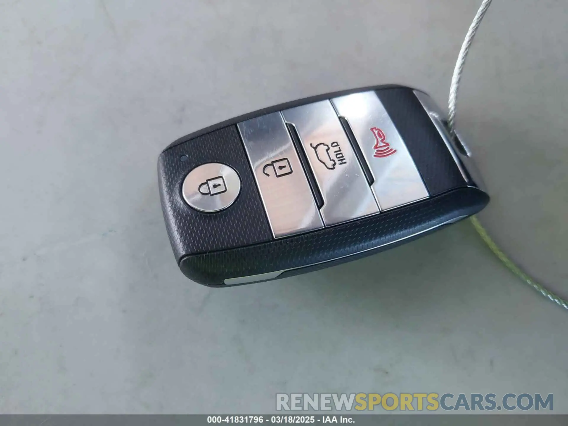 11 Photograph of a damaged car KNDCE3LG2L5072673 KIA NIRO EV 2020