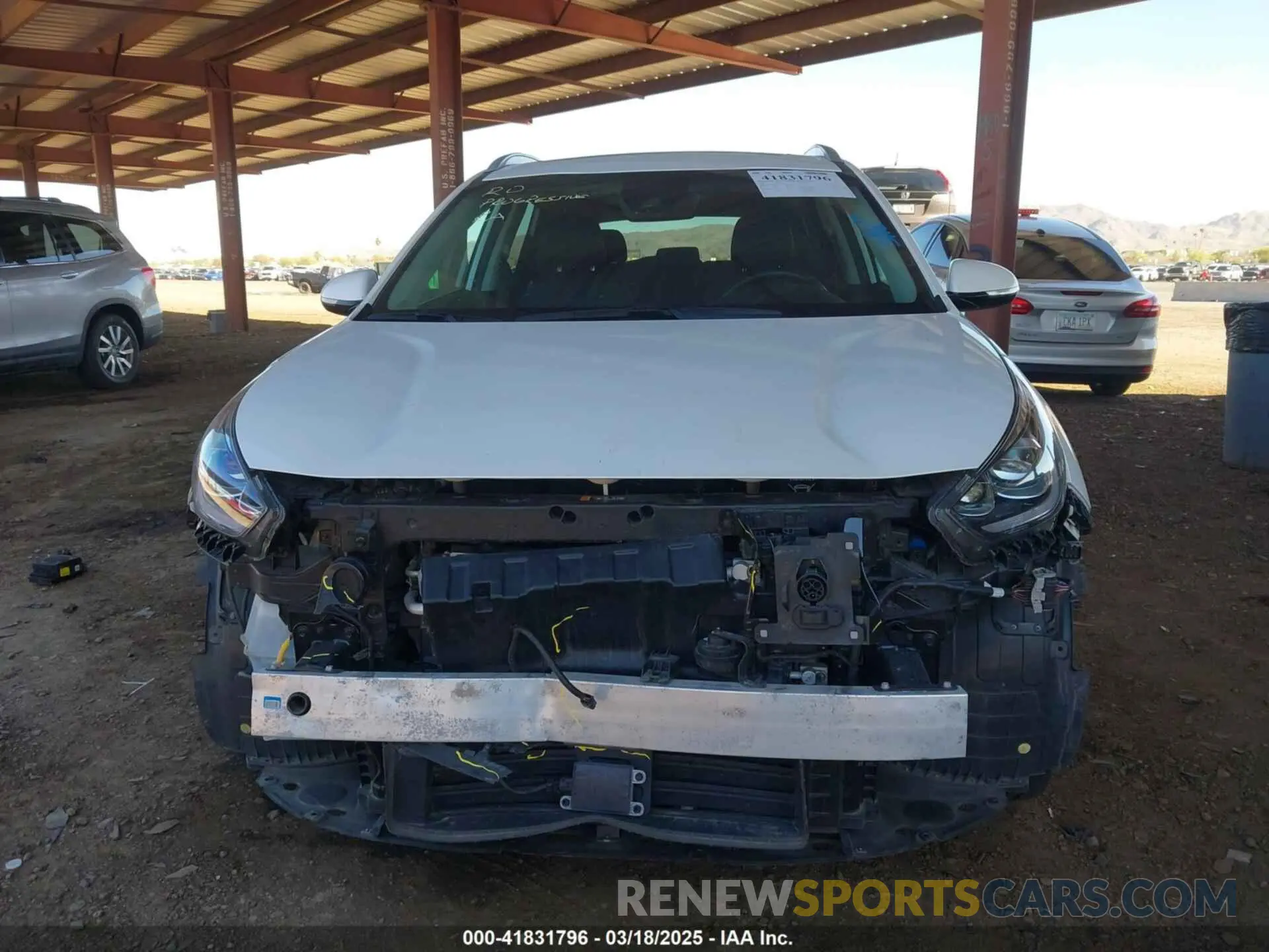 13 Photograph of a damaged car KNDCE3LG2L5072673 KIA NIRO EV 2020